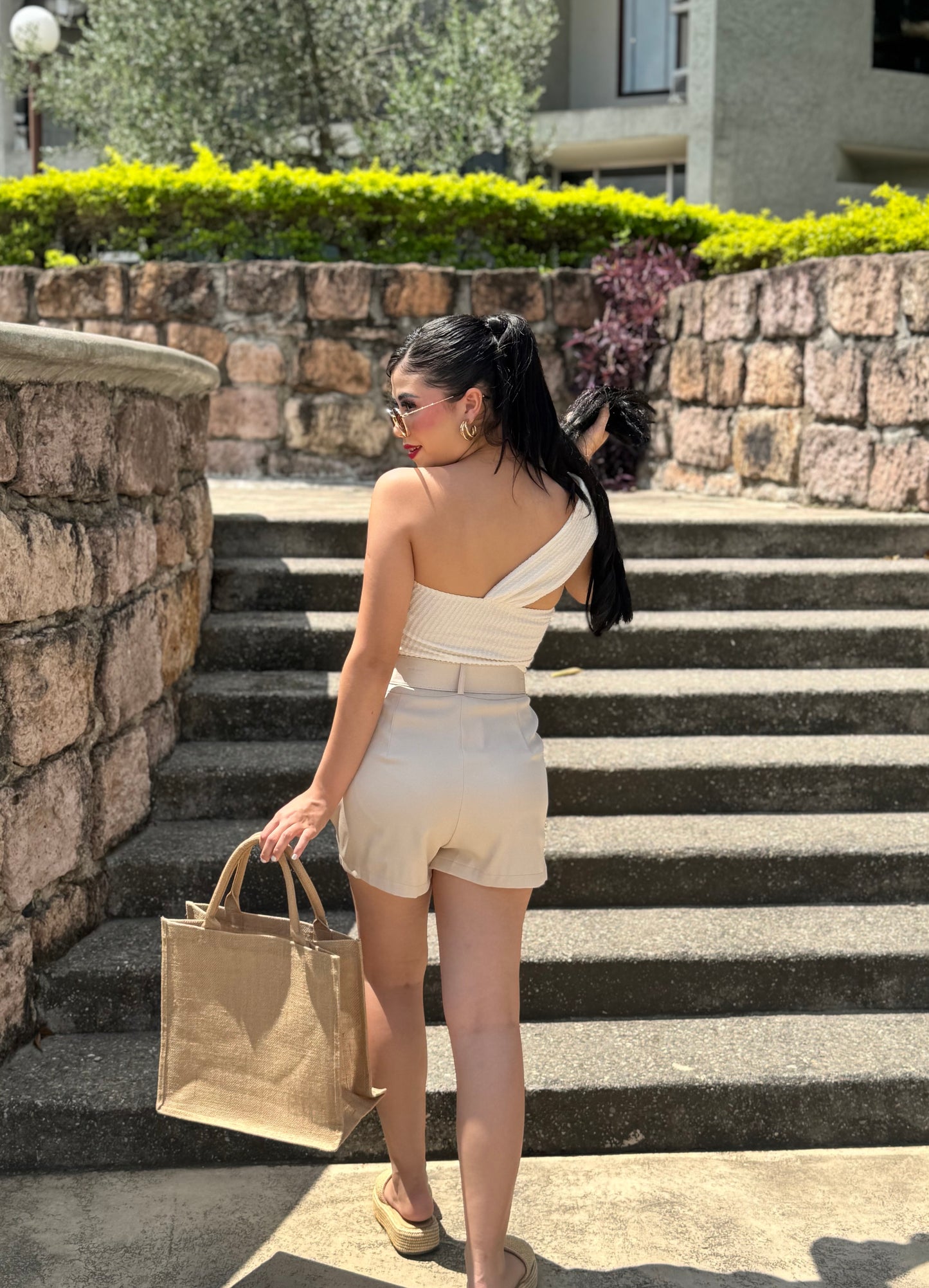 SHORT TELA CON CINTURÓN