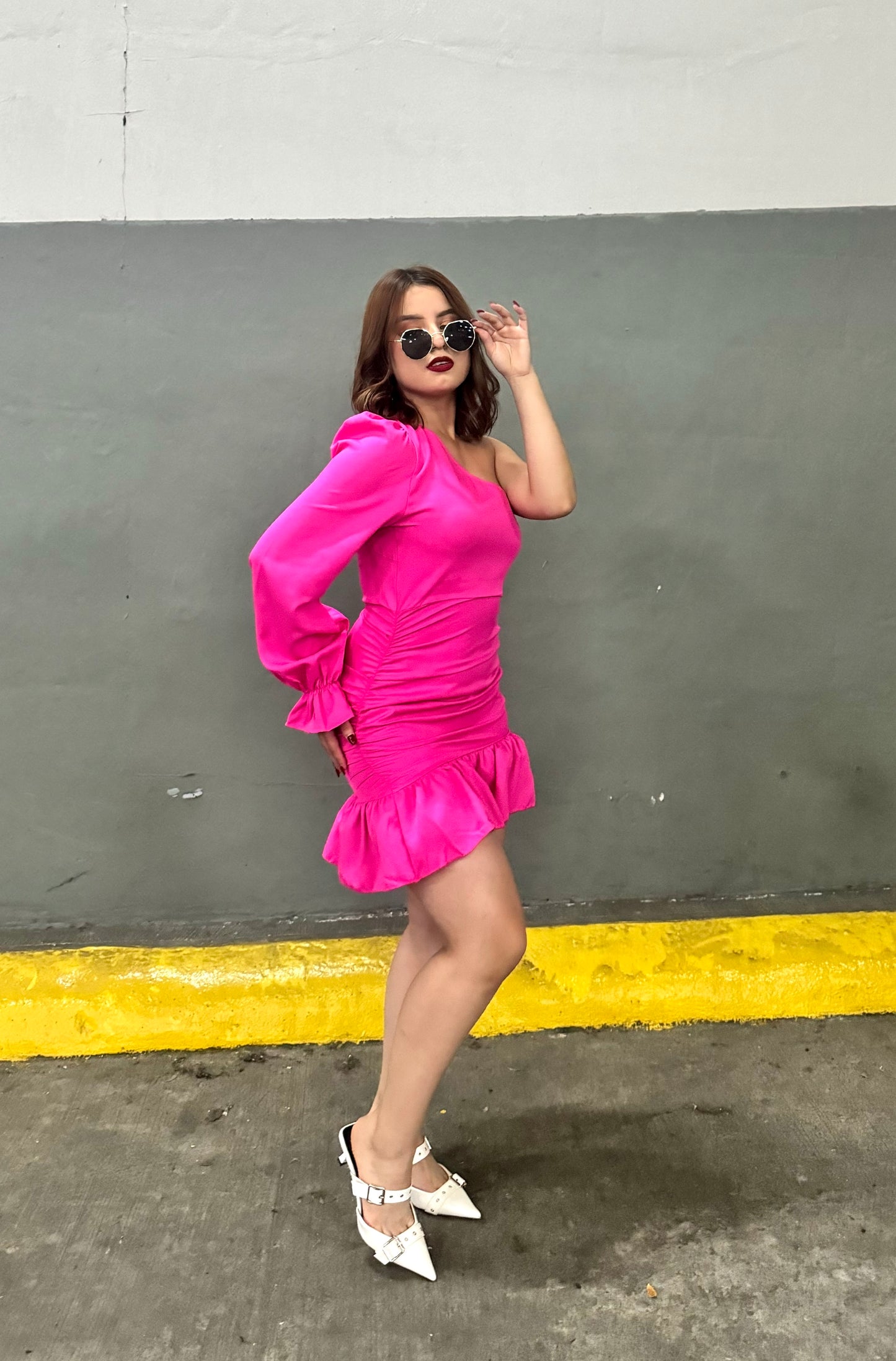 VESTIDO UNA MANGA