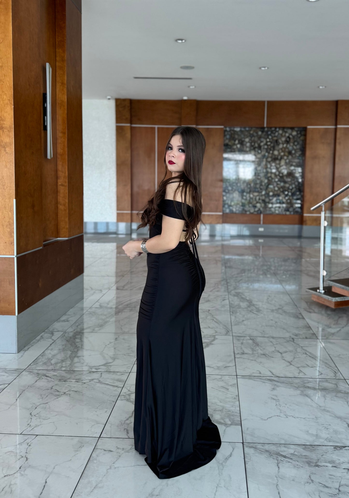 GALA AL HOMBRO FRUNCIDO