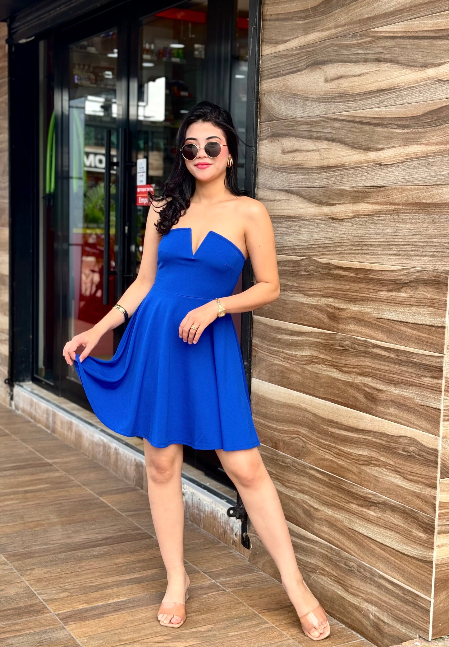 VESTIDO CORTE V