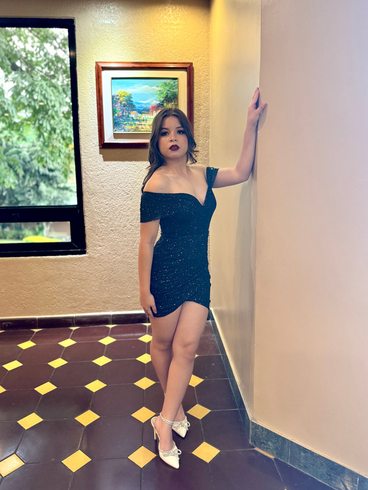 VESTIDO BRILLO AL HOMBRO