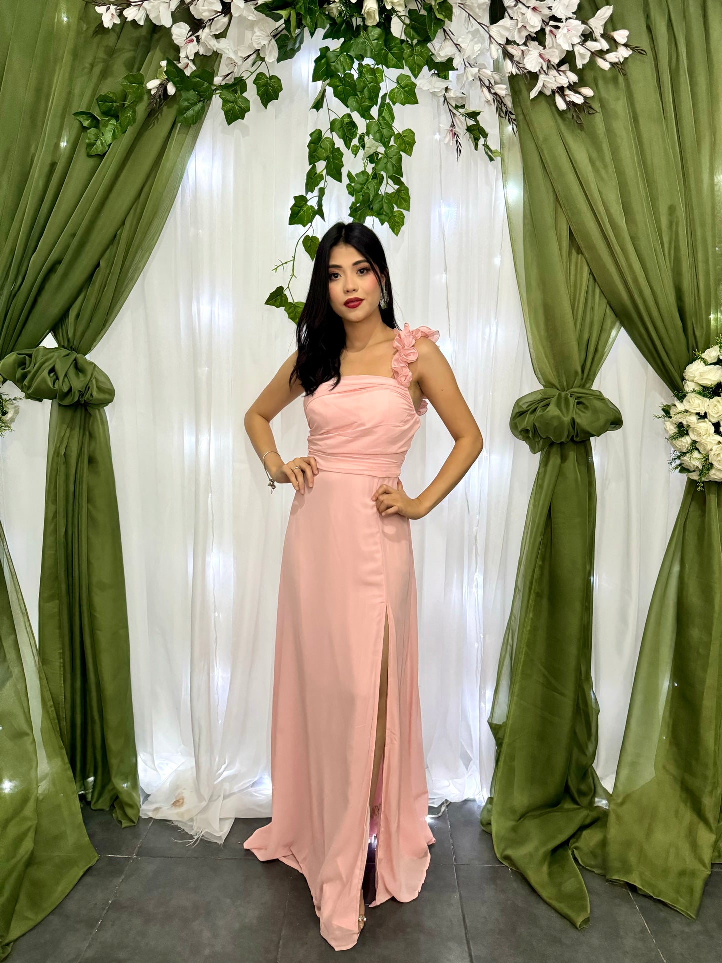 GALA FLOR UN HOMBRO