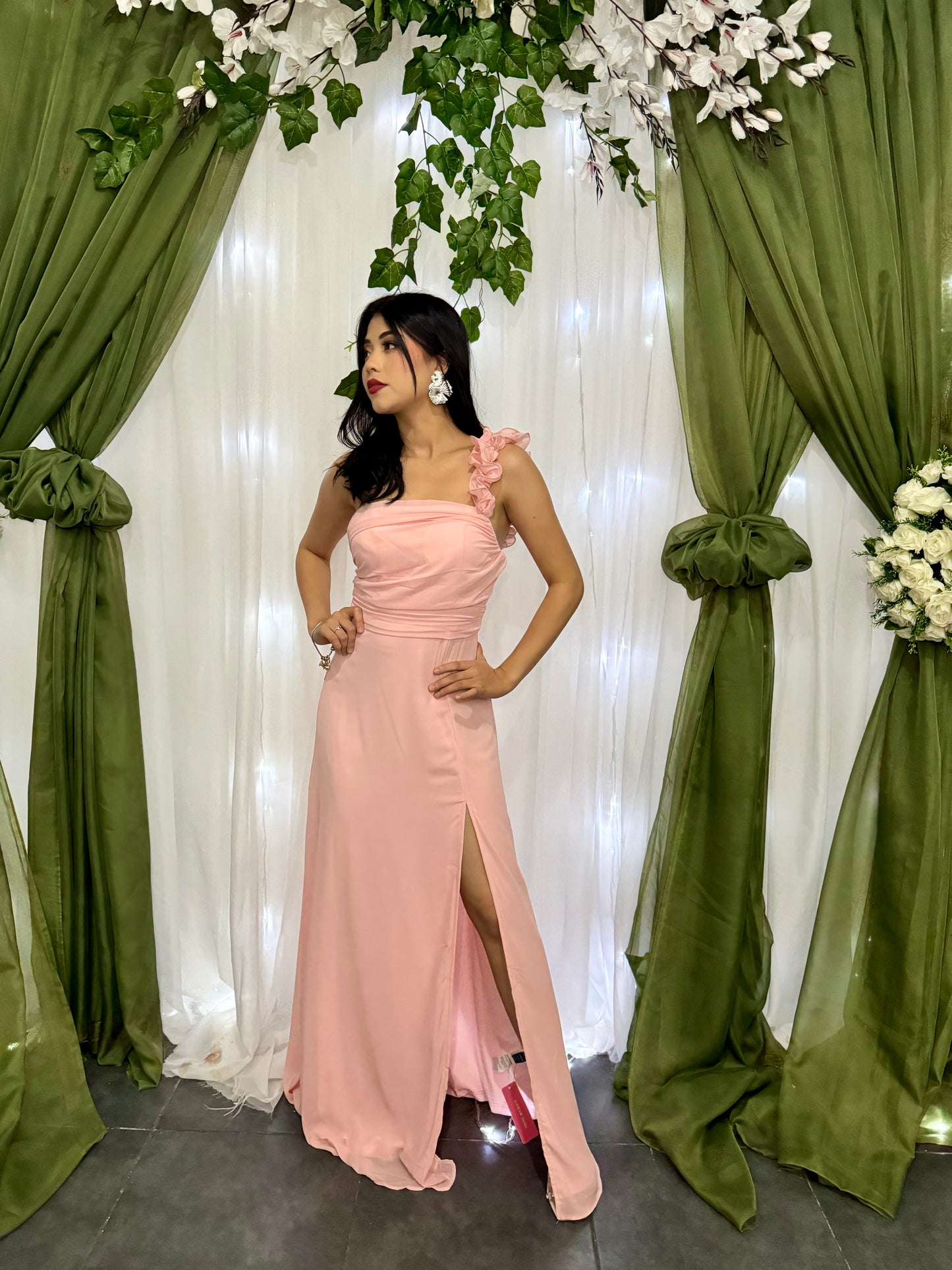 GALA FLOR UN HOMBRO