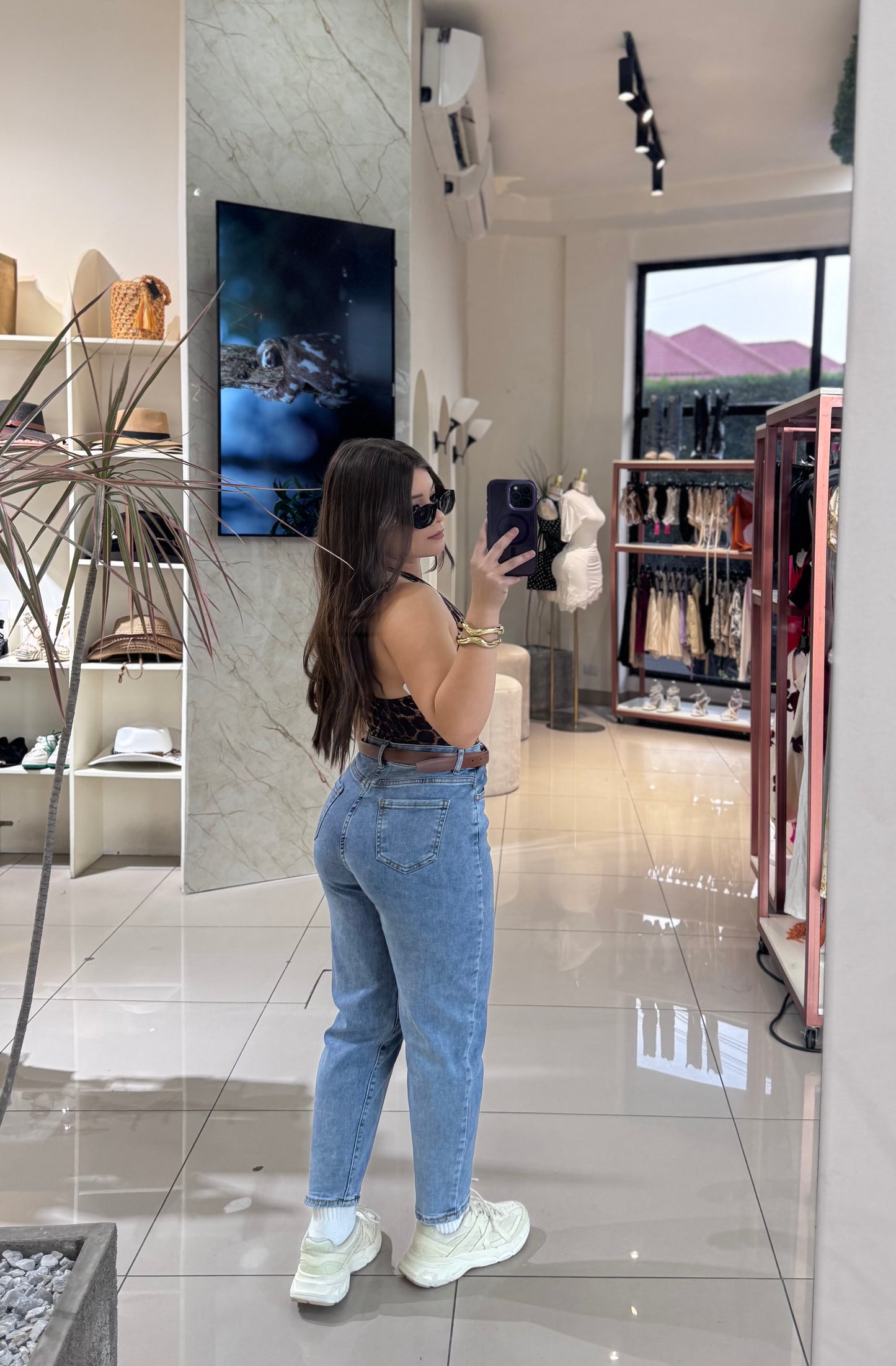 MOM JEANS