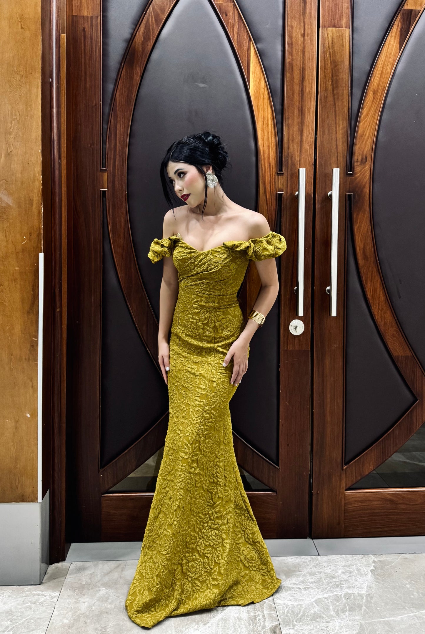 GALA SIRENA BORDADO REVUELO