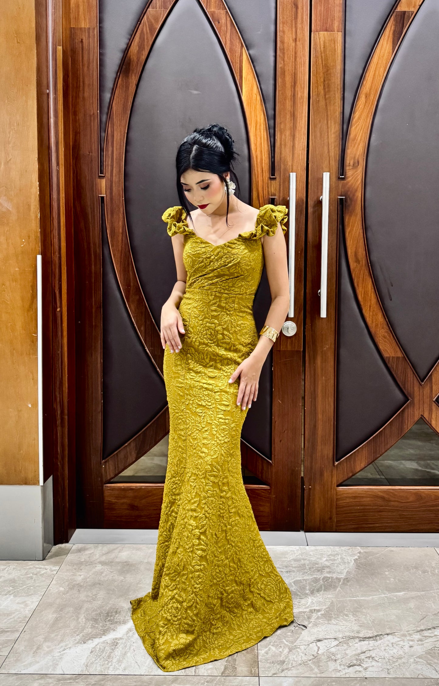 GALA SIRENA BORDADO REVUELO