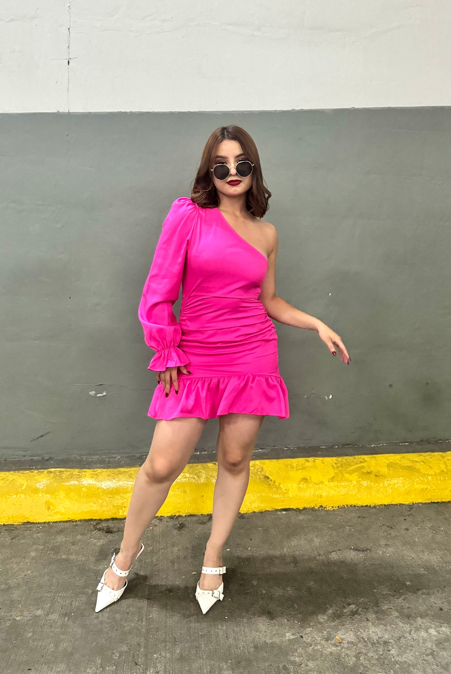 VESTIDO UNA MANGA
