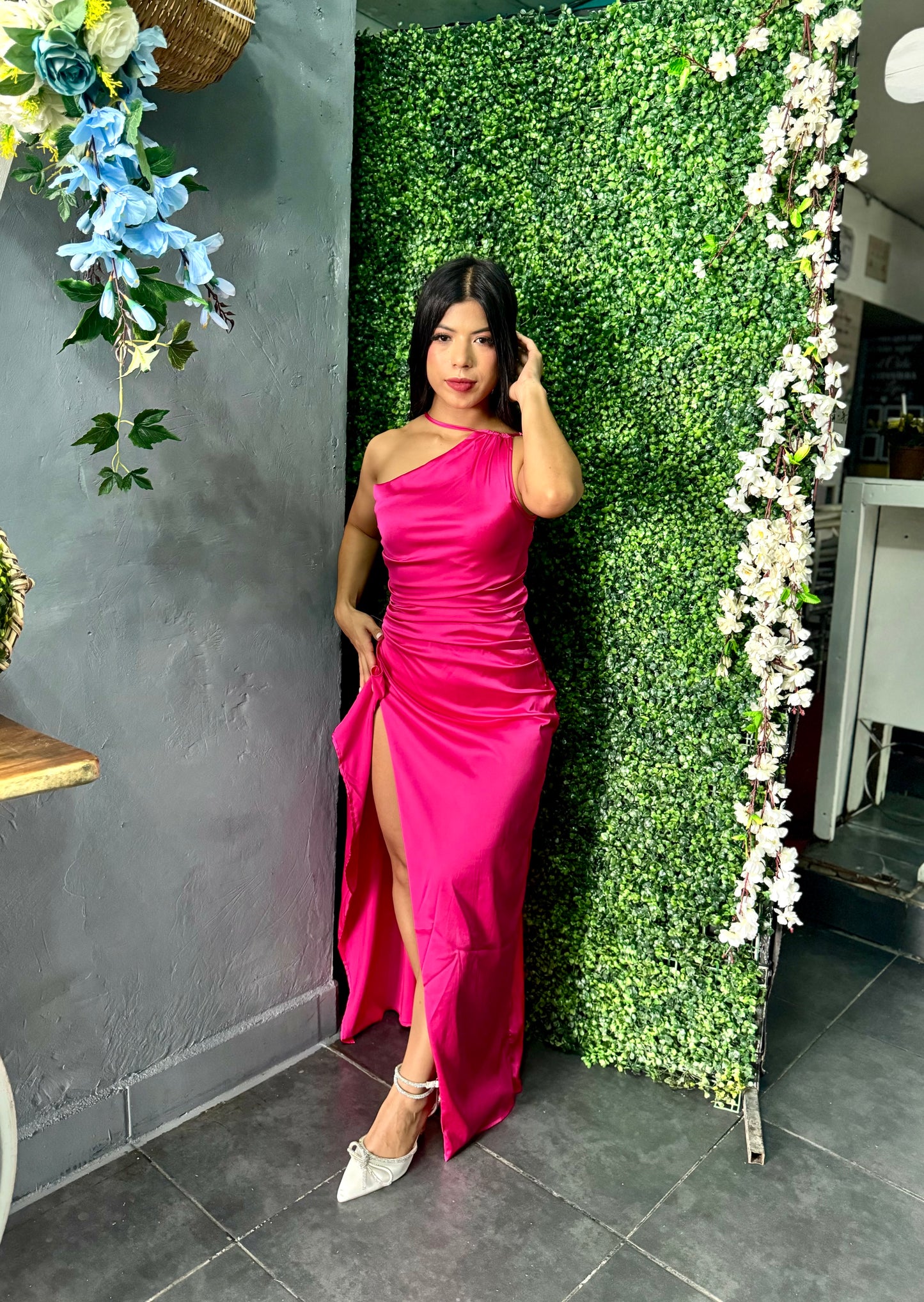 VESTIDO SEDA PIERNA ABIERTA