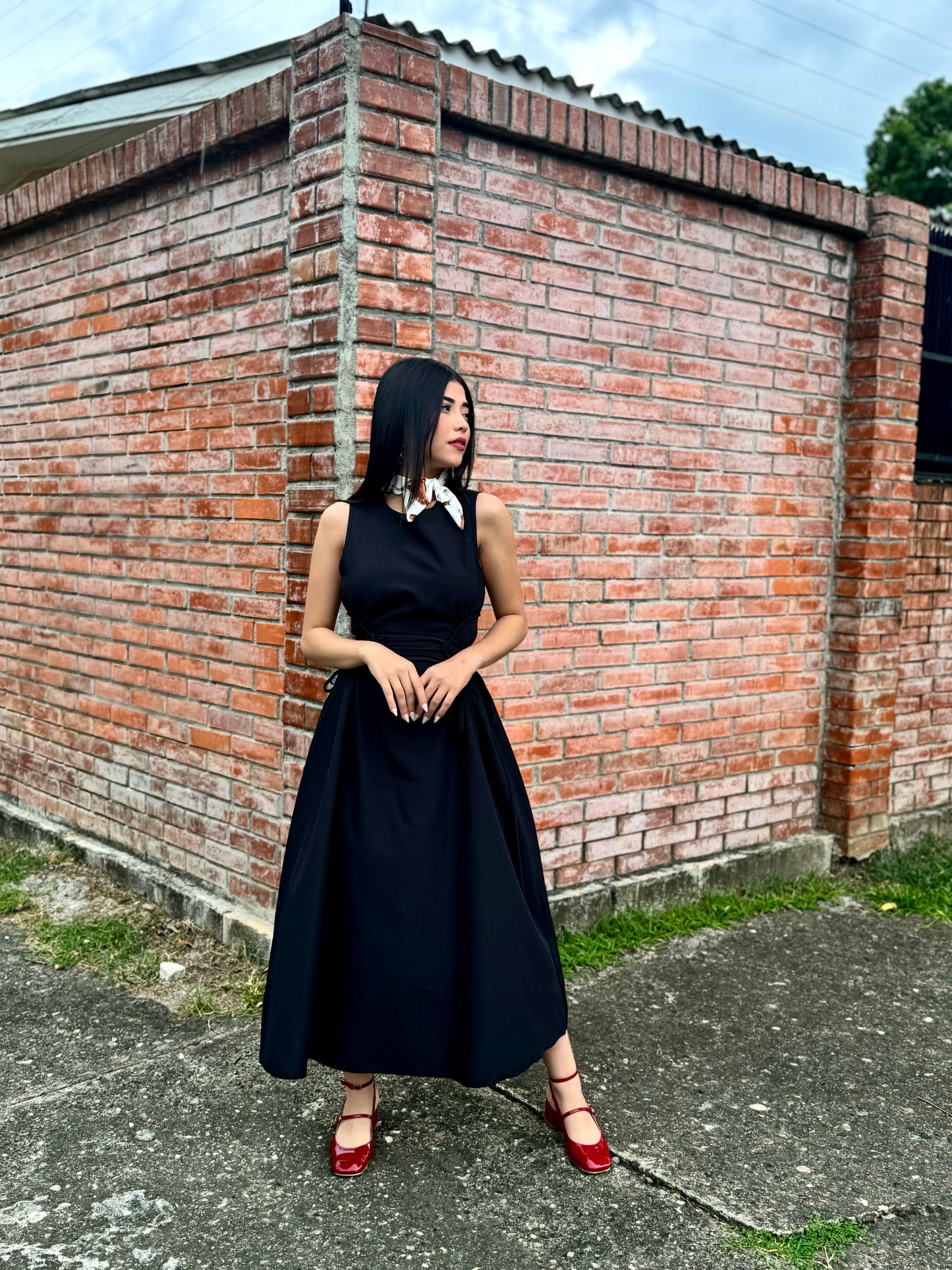 VESTIDO CORSÉ AL COSTADO