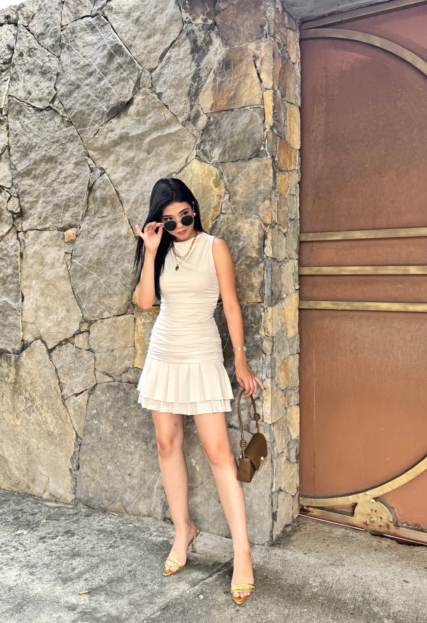 VESTIDO CREMA AJUSTADO