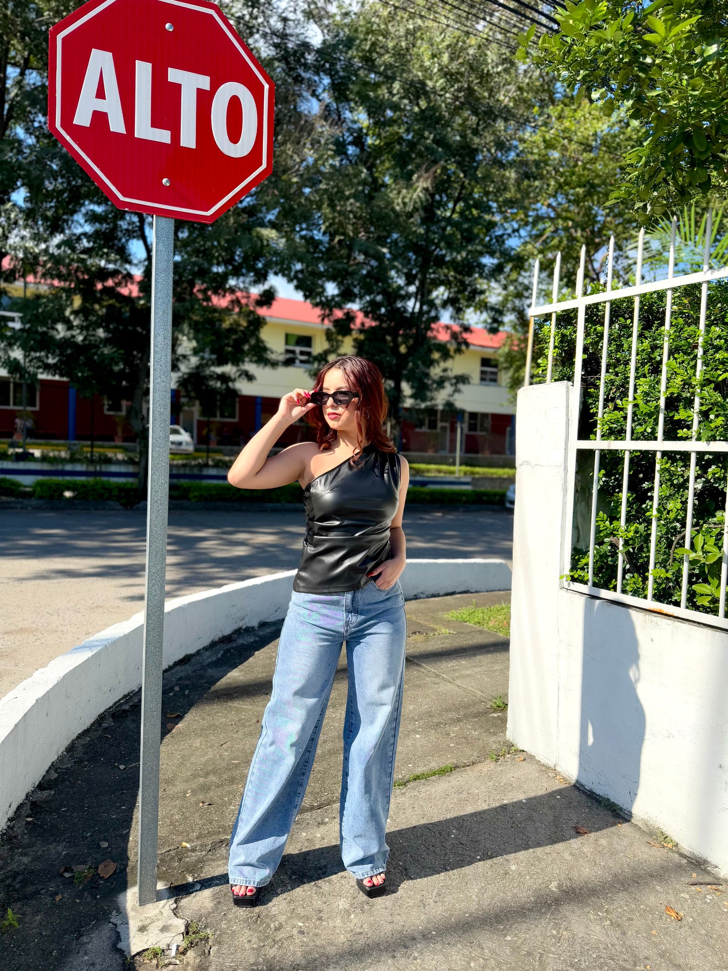 MOM JEANS PIERNA ANCHA