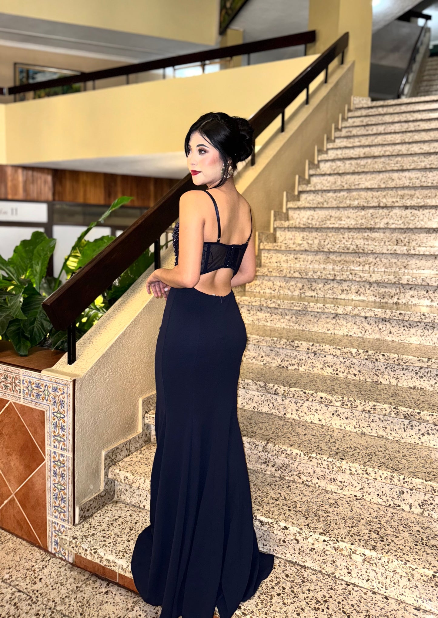 GALA PERLA BORDADA ESTILO SIRENA