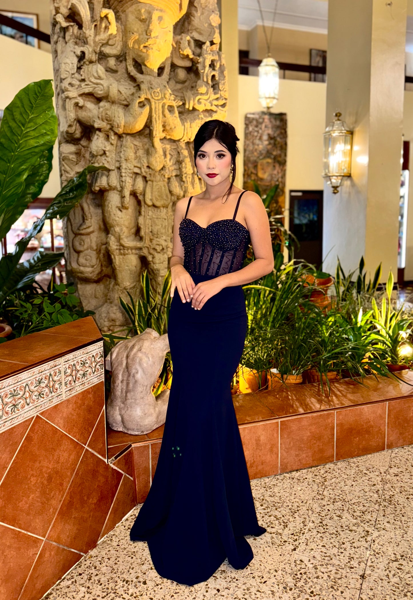 GALA PERLA BORDADA ESTILO SIRENA