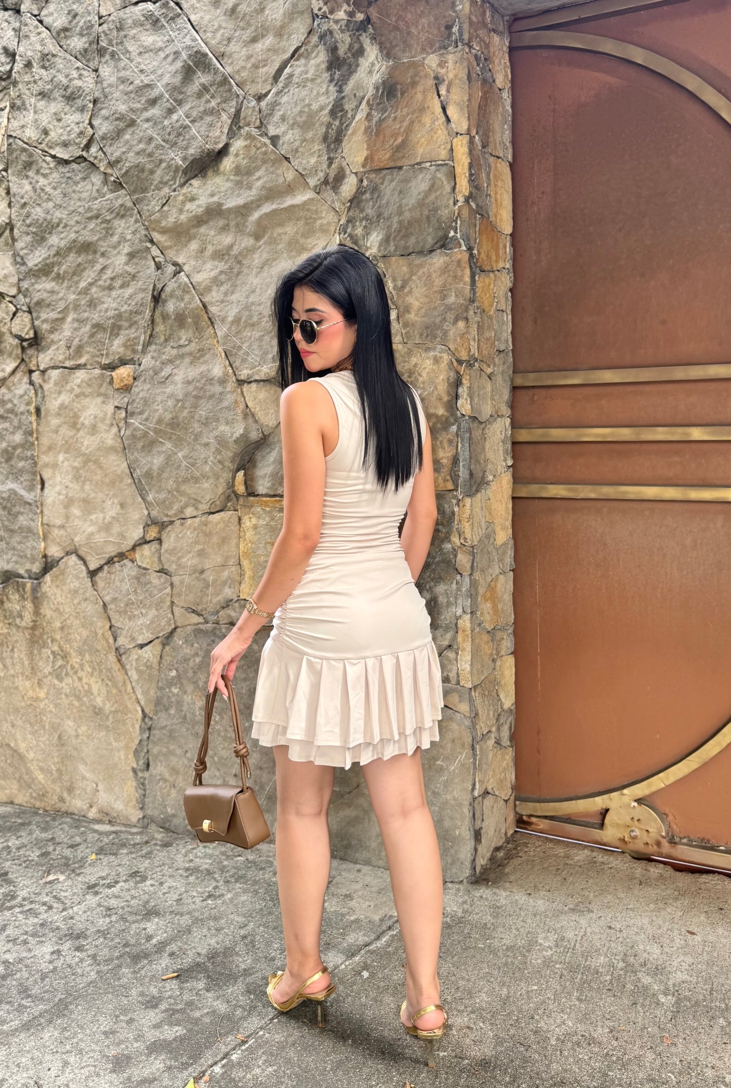VESTIDO CREMA AJUSTADO