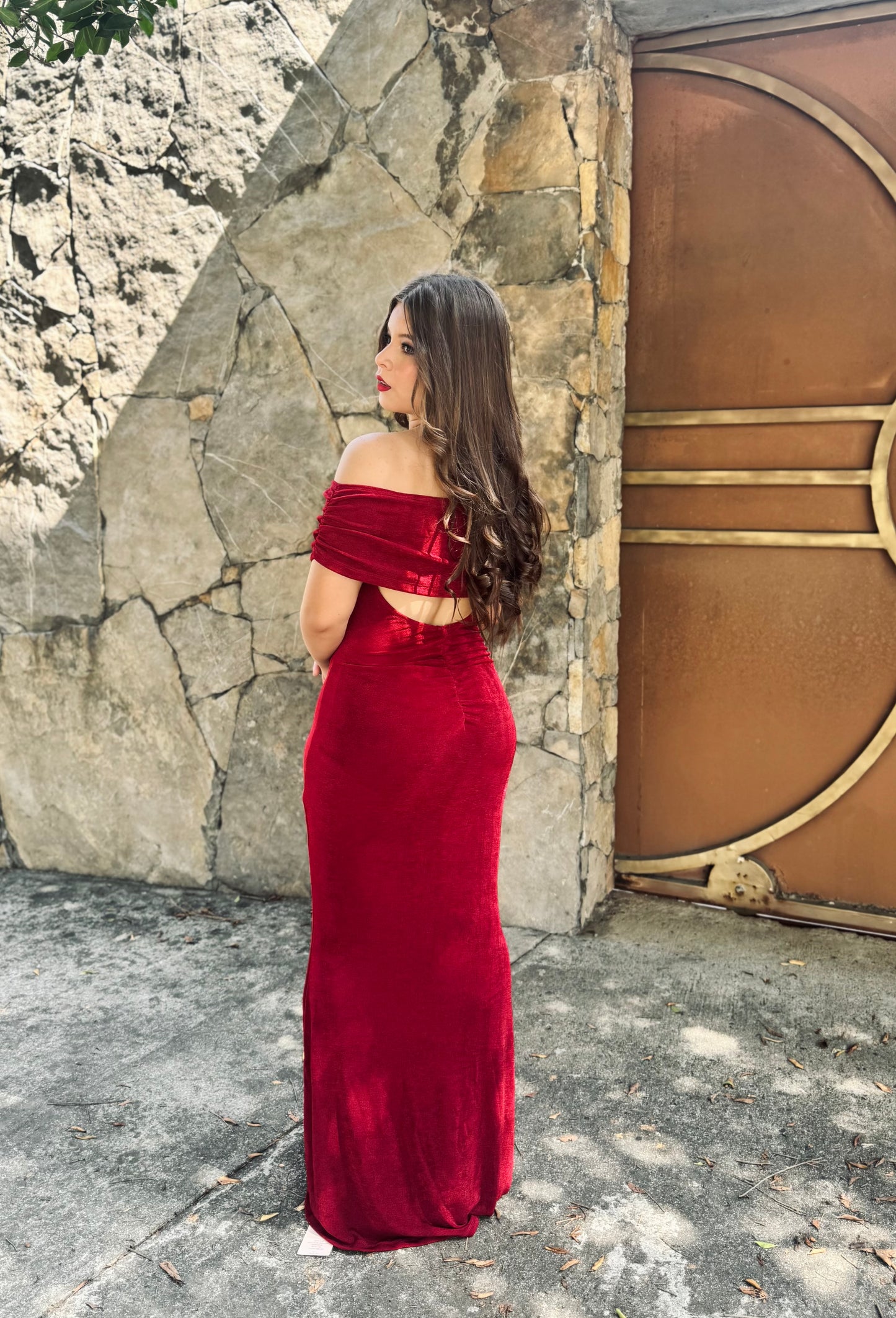 VESTIDO A LOS HOMBROS