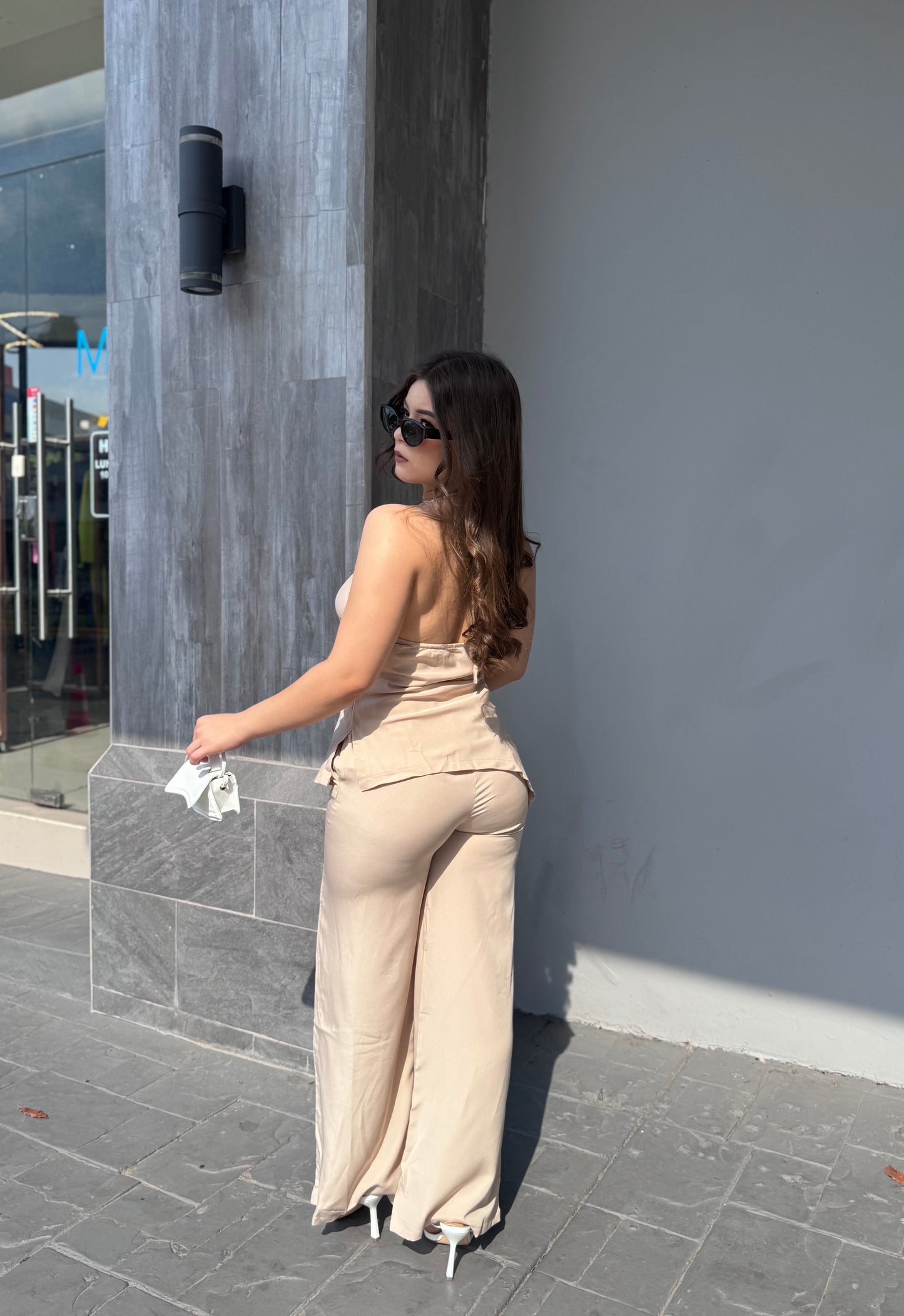 CONJUNTO CASUAL ESPALDA