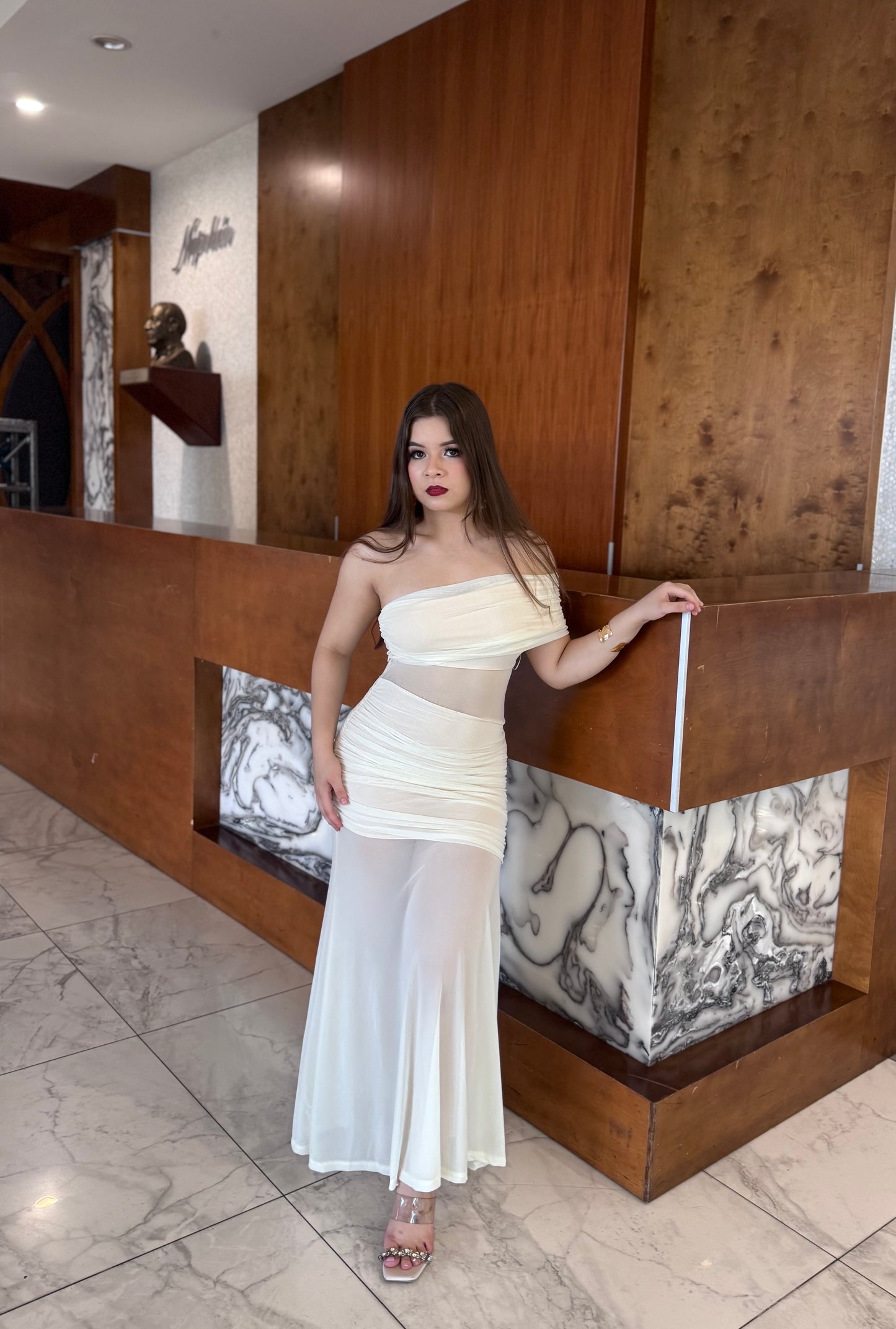MAXI DRESS AL HOMBRO PLISADO