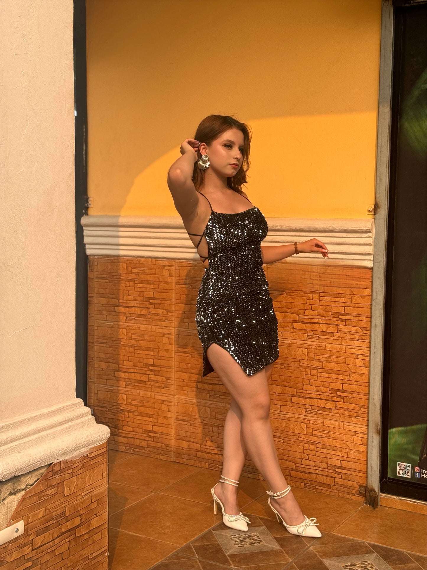 VESTIDO BRILLO DESCUBIERTO