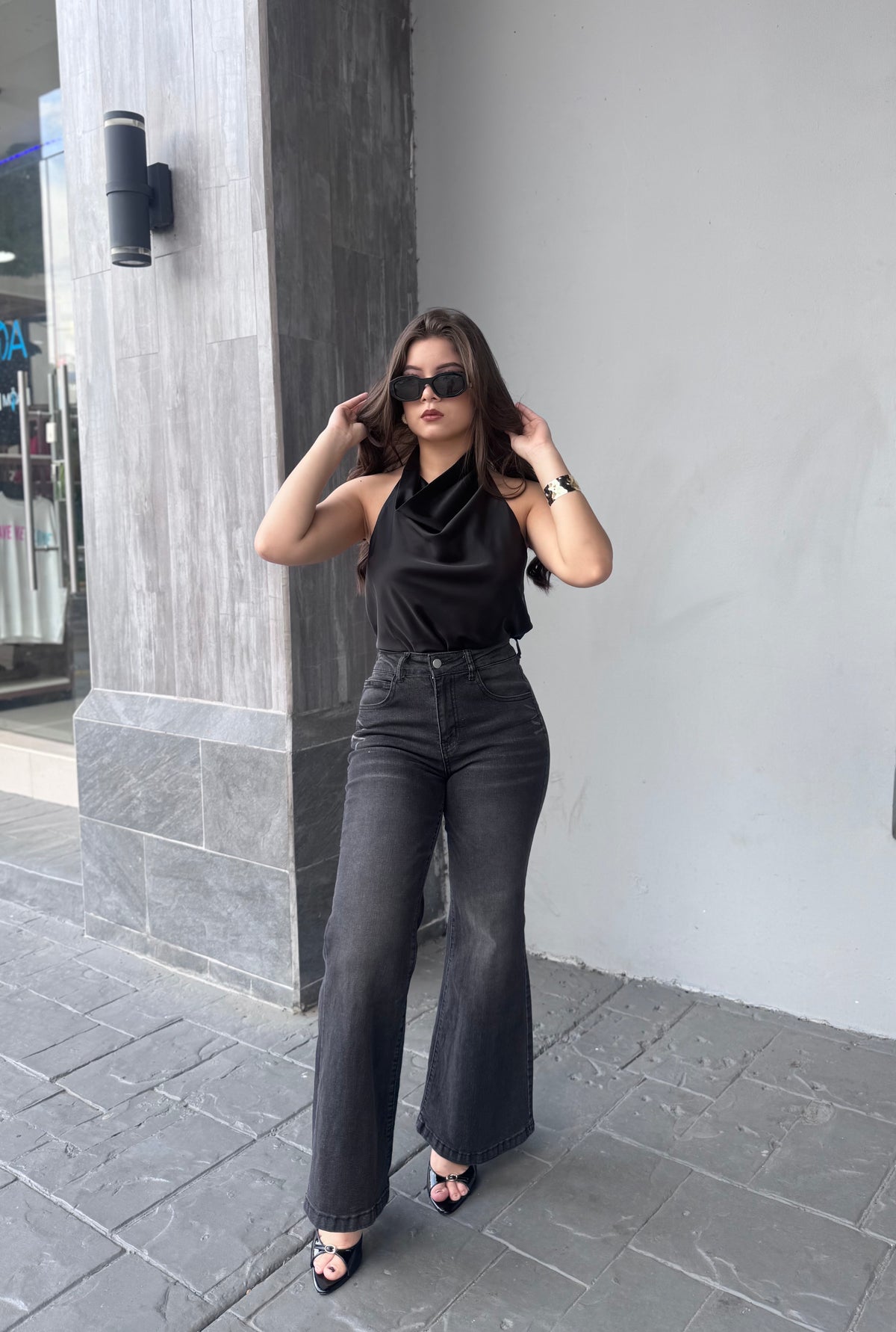 BLUSA DE SEDA CUELLO TOQUE DORADO