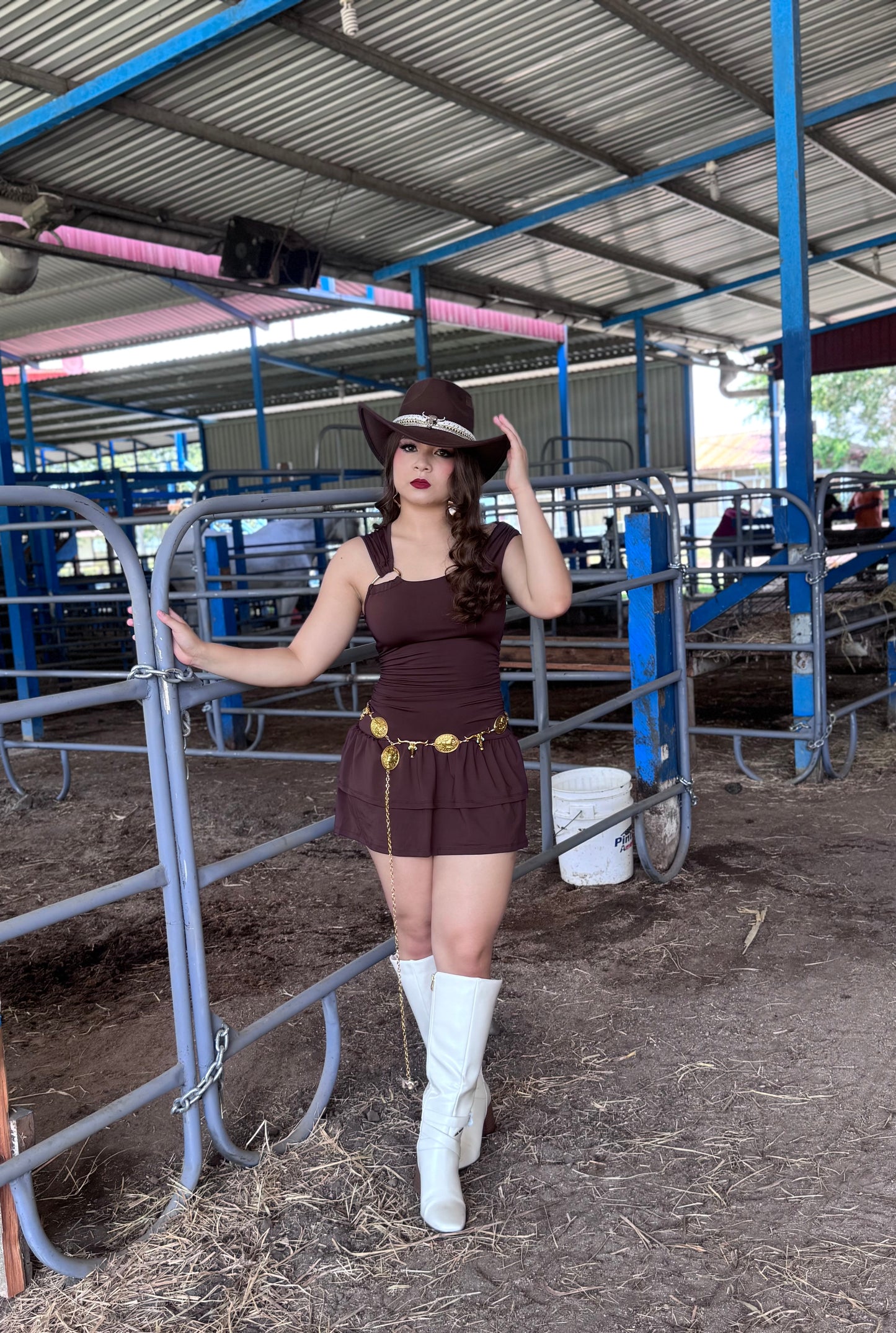CHOCOLATE DRESS REVUELO