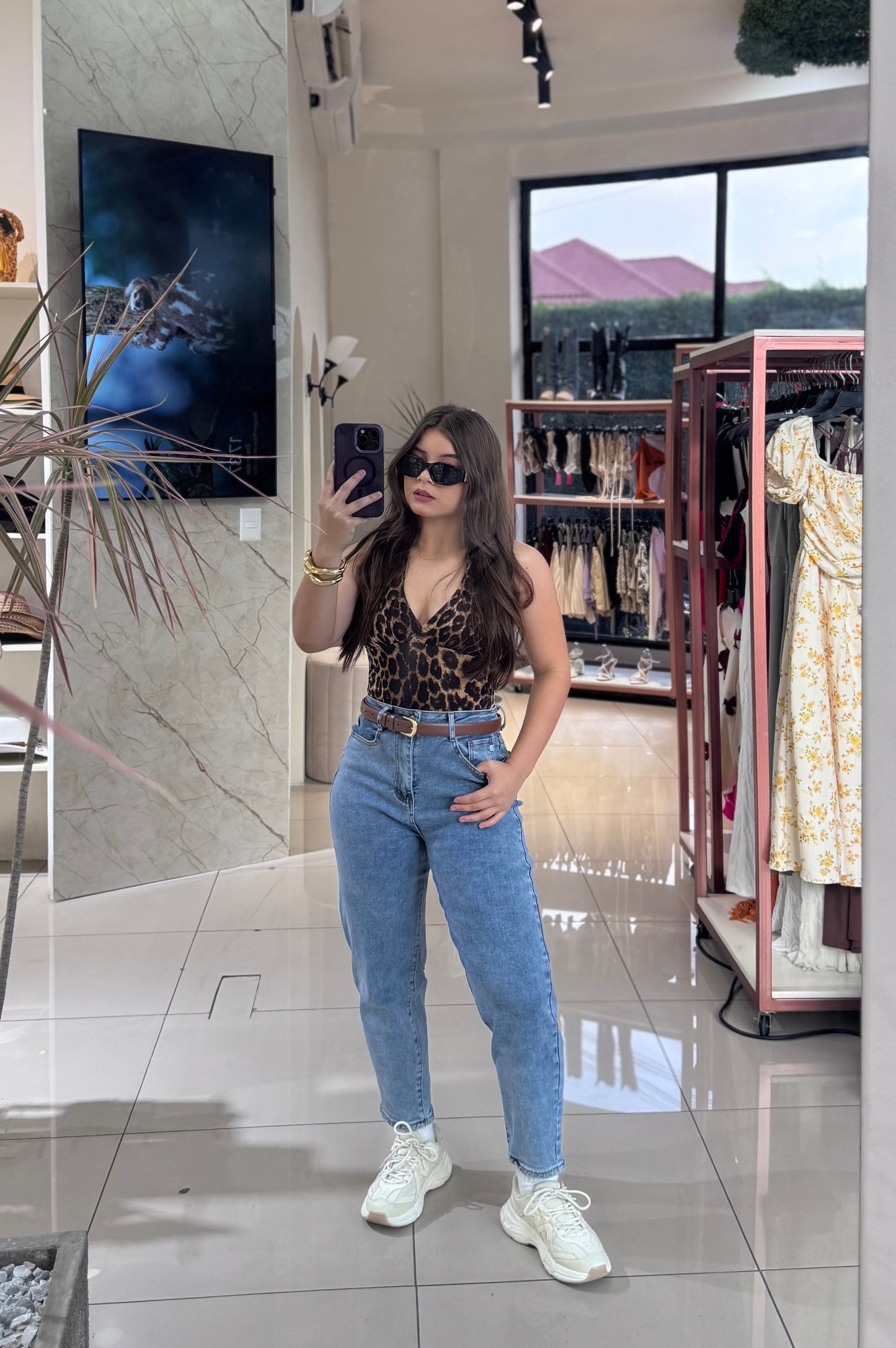 MOM JEANS