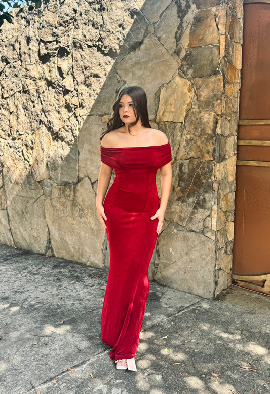 VESTIDO A LOS HOMBROS