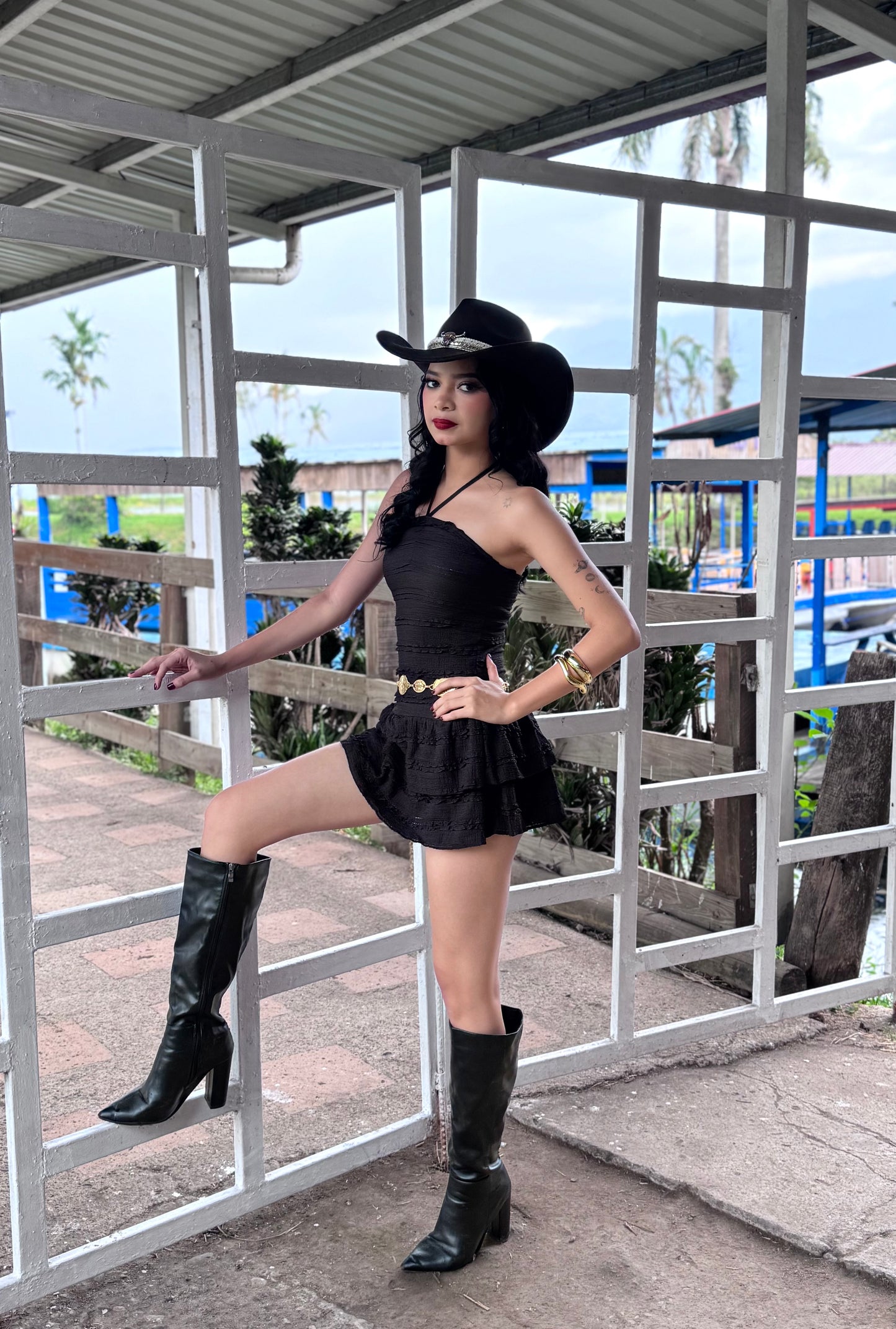 VESTIDO REVUELO NEGRO