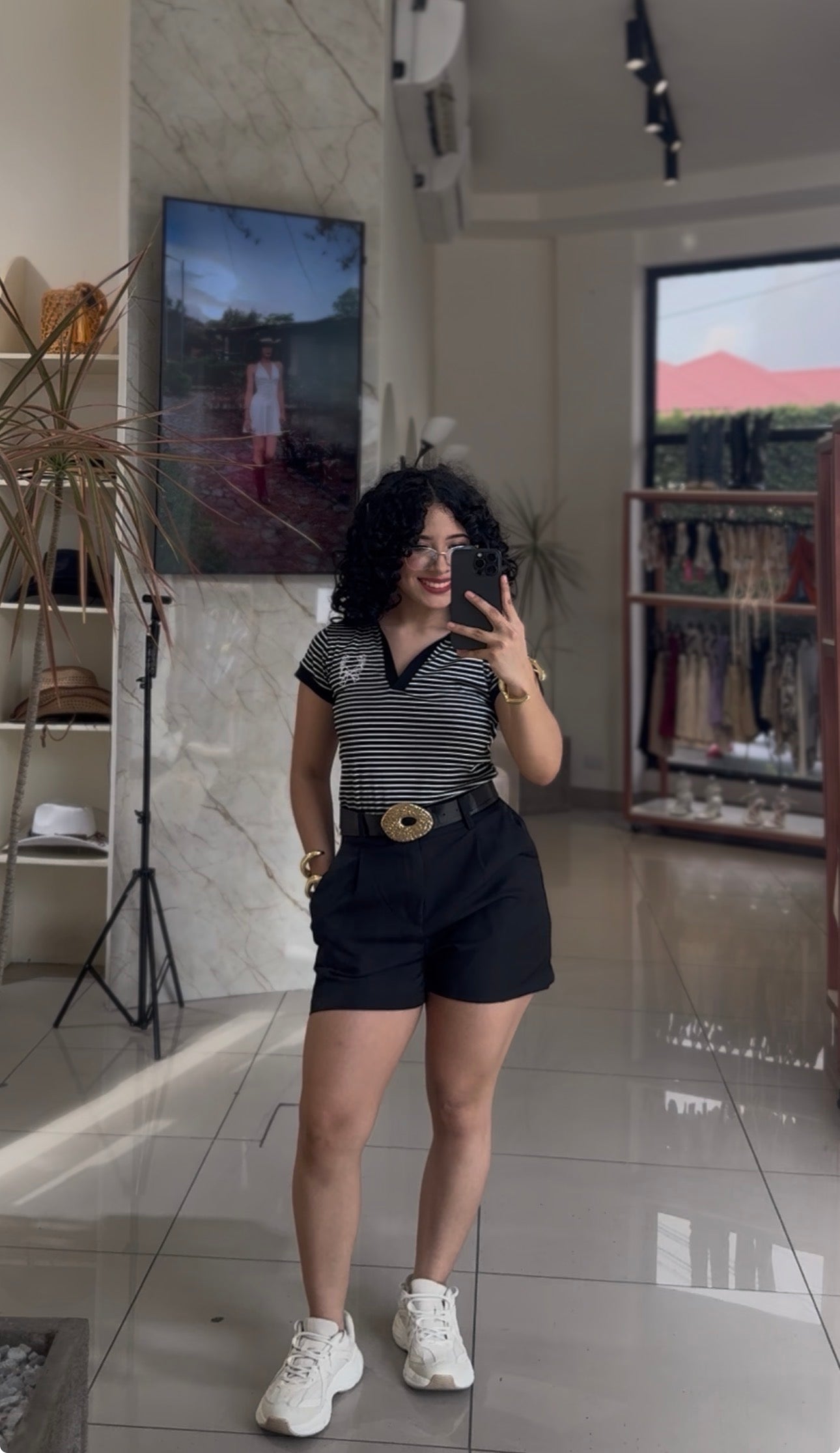 SHORT CON CINTURÓN