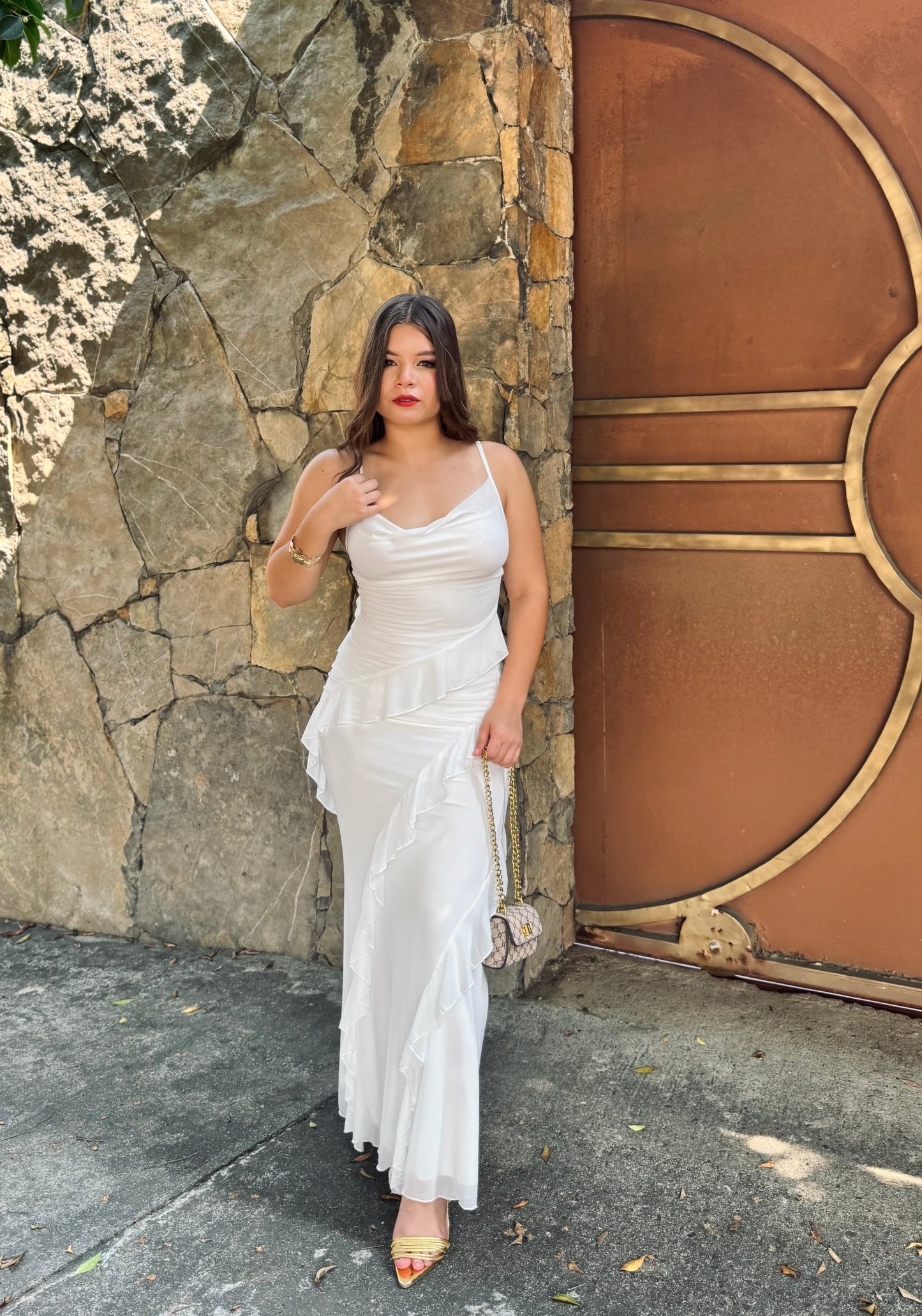 VESTIDO A CAPAS