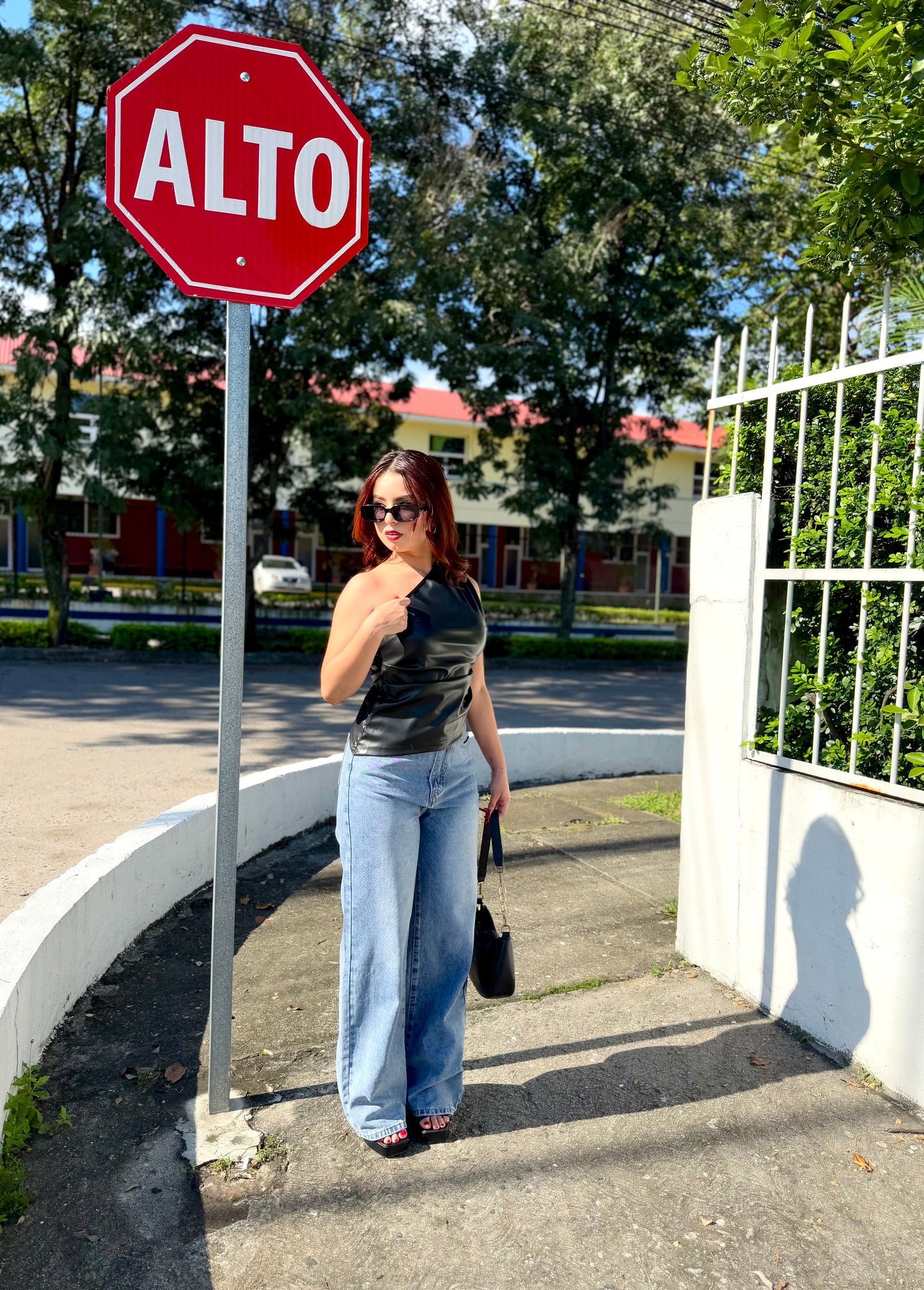 MOM JEANS PIERNA ANCHA