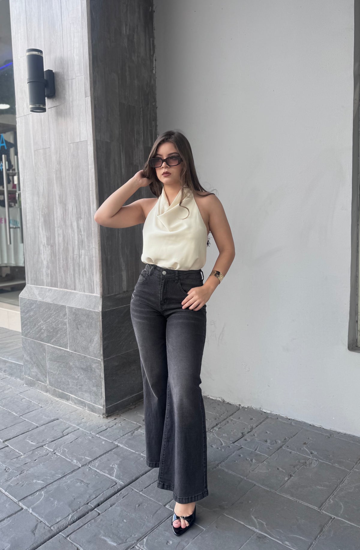 BLUSA DE SEDA CUELLO TOQUE DORADO