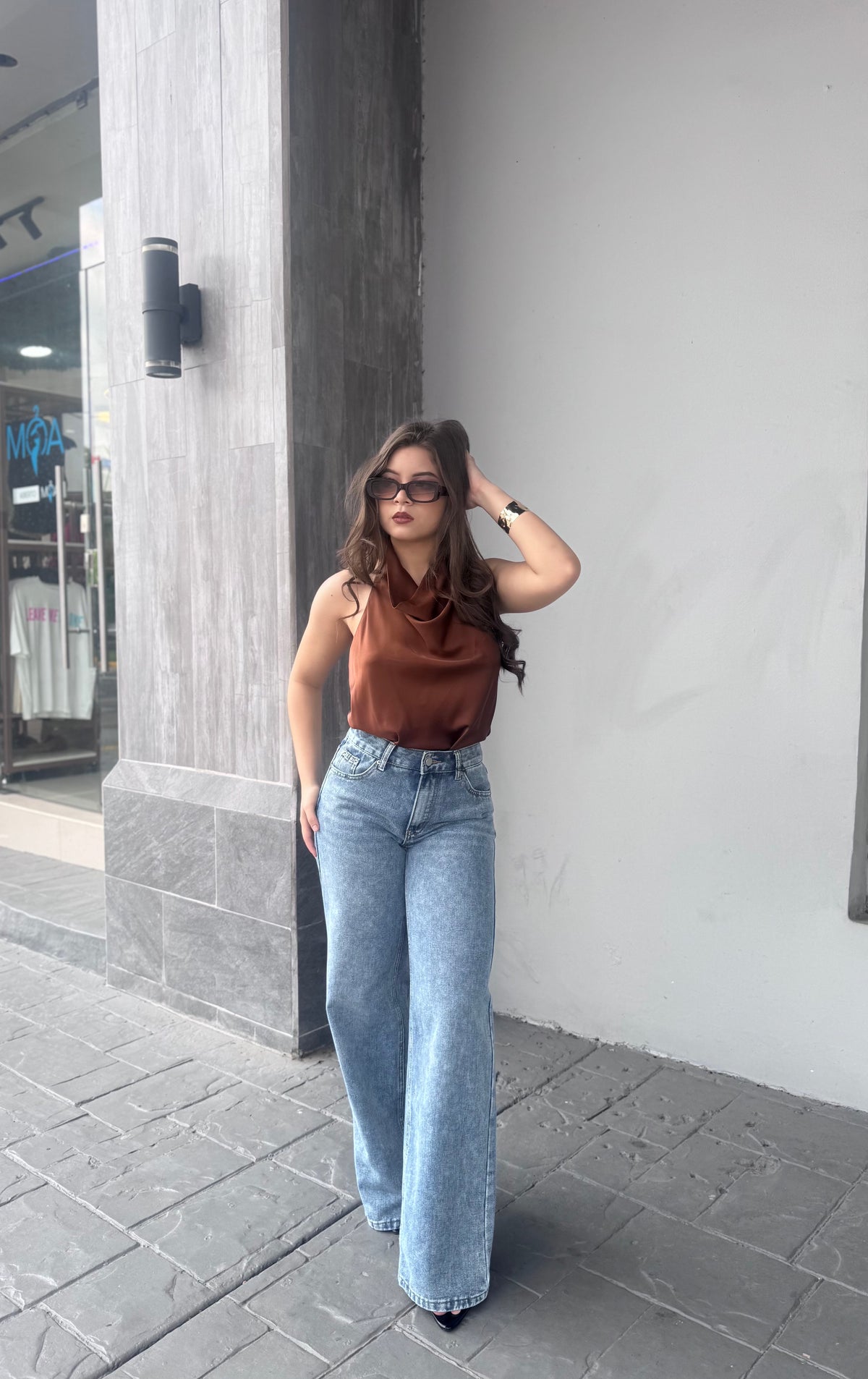 BLUSA DE SEDA CUELLO TOQUE DORADO