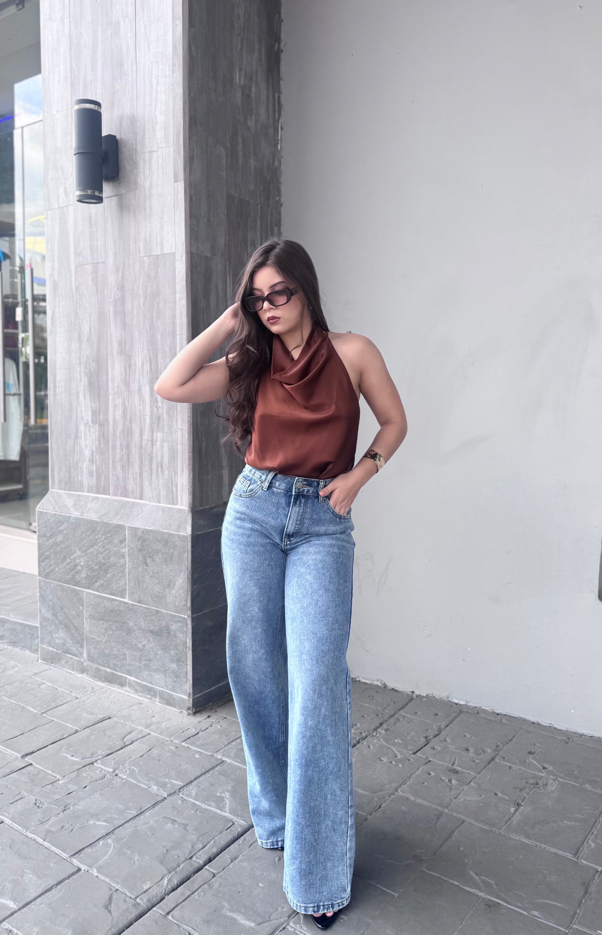 BLUSA DE SEDA CUELLO TOQUE DORADO