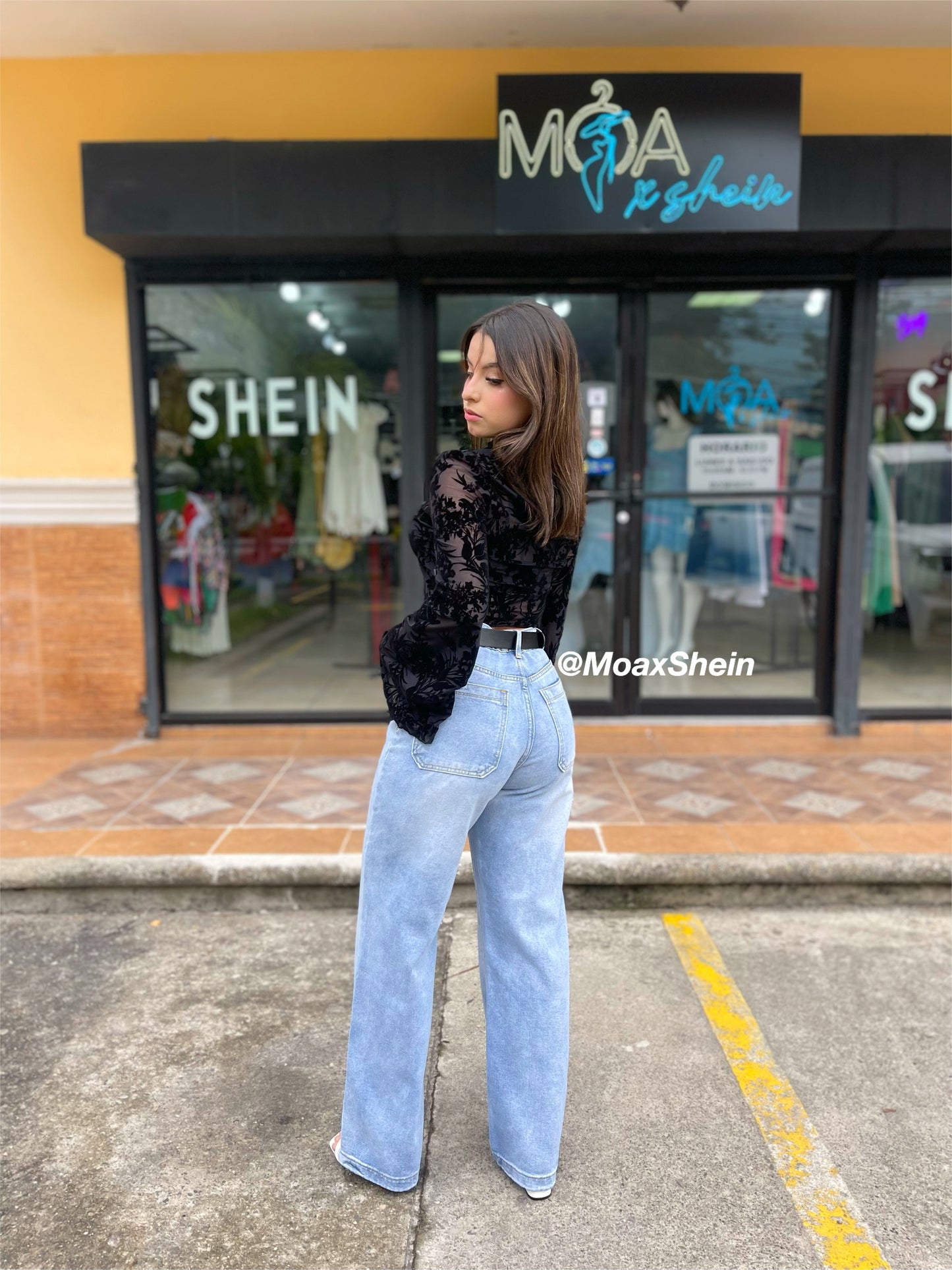 MOM JEANS PIERNA ANCHA