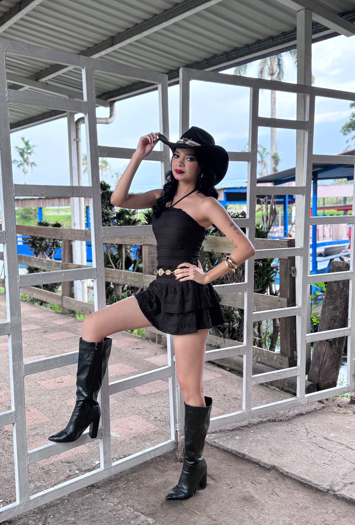 VESTIDO REVUELO NEGRO