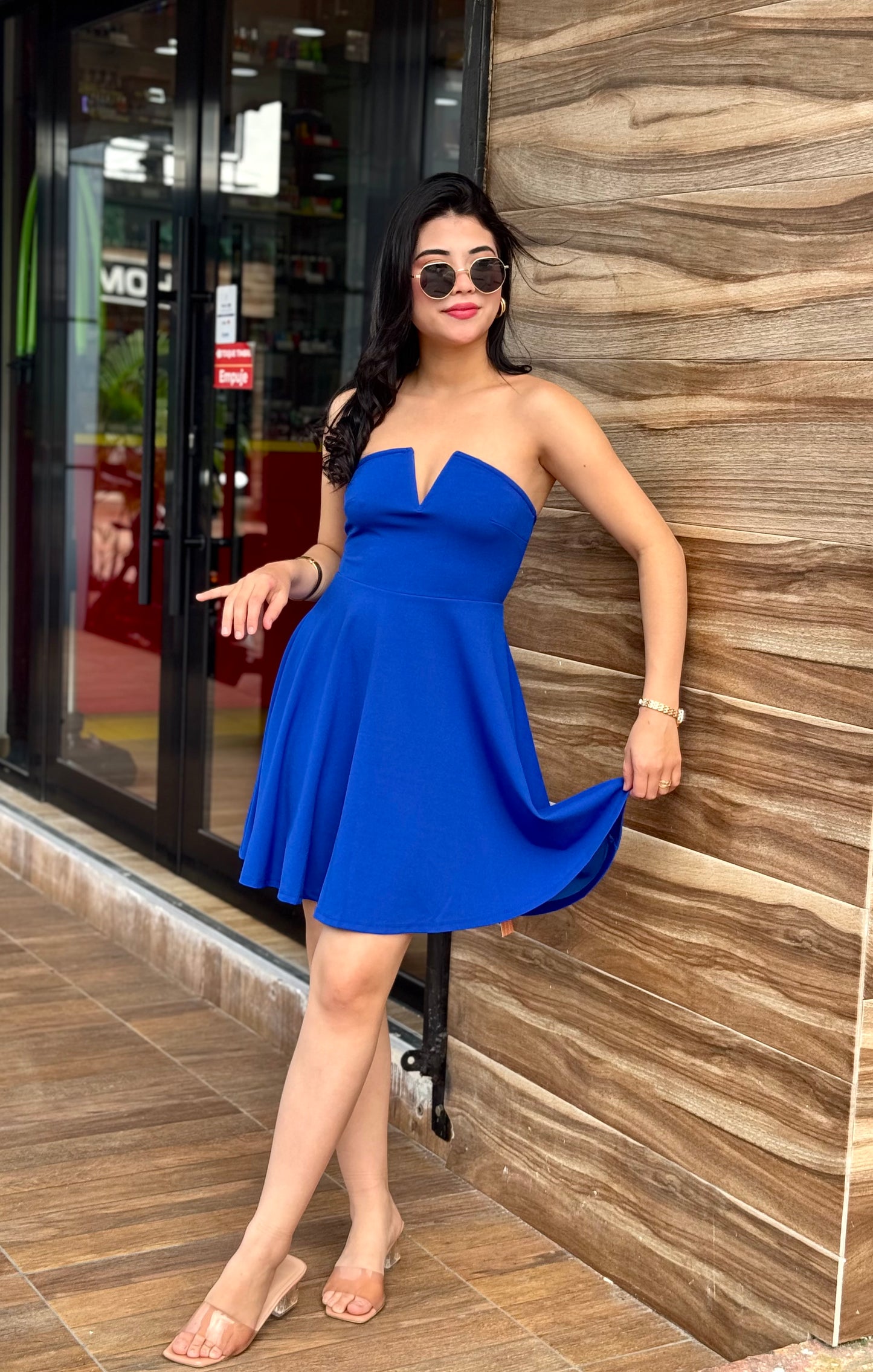 VESTIDO CORTE V