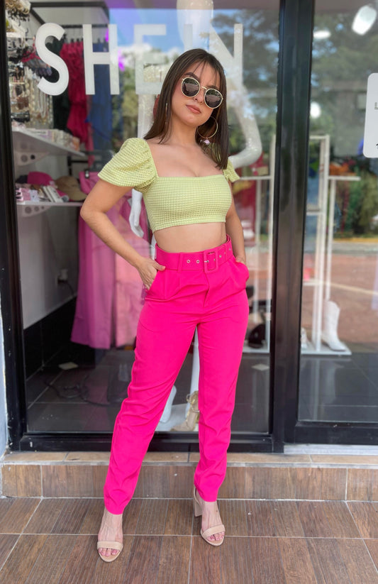 PANTALÓN CON CINTURÓN