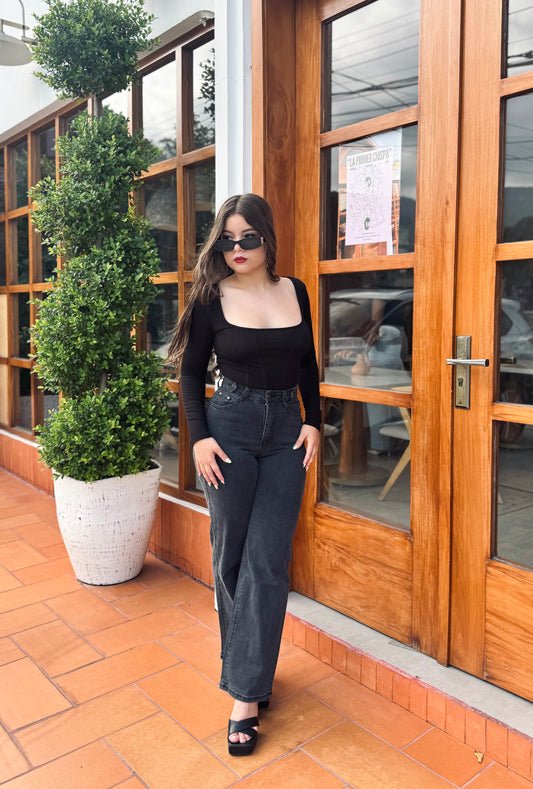 MOM JEANS CORTE RECTO