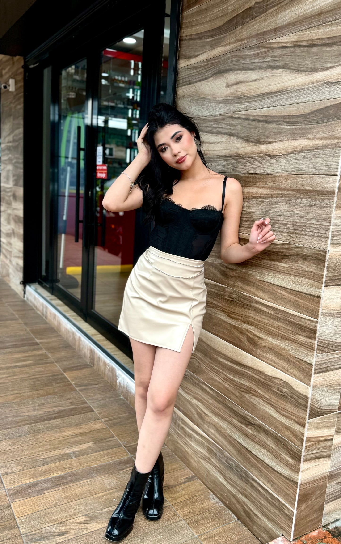 FALDA CUERO