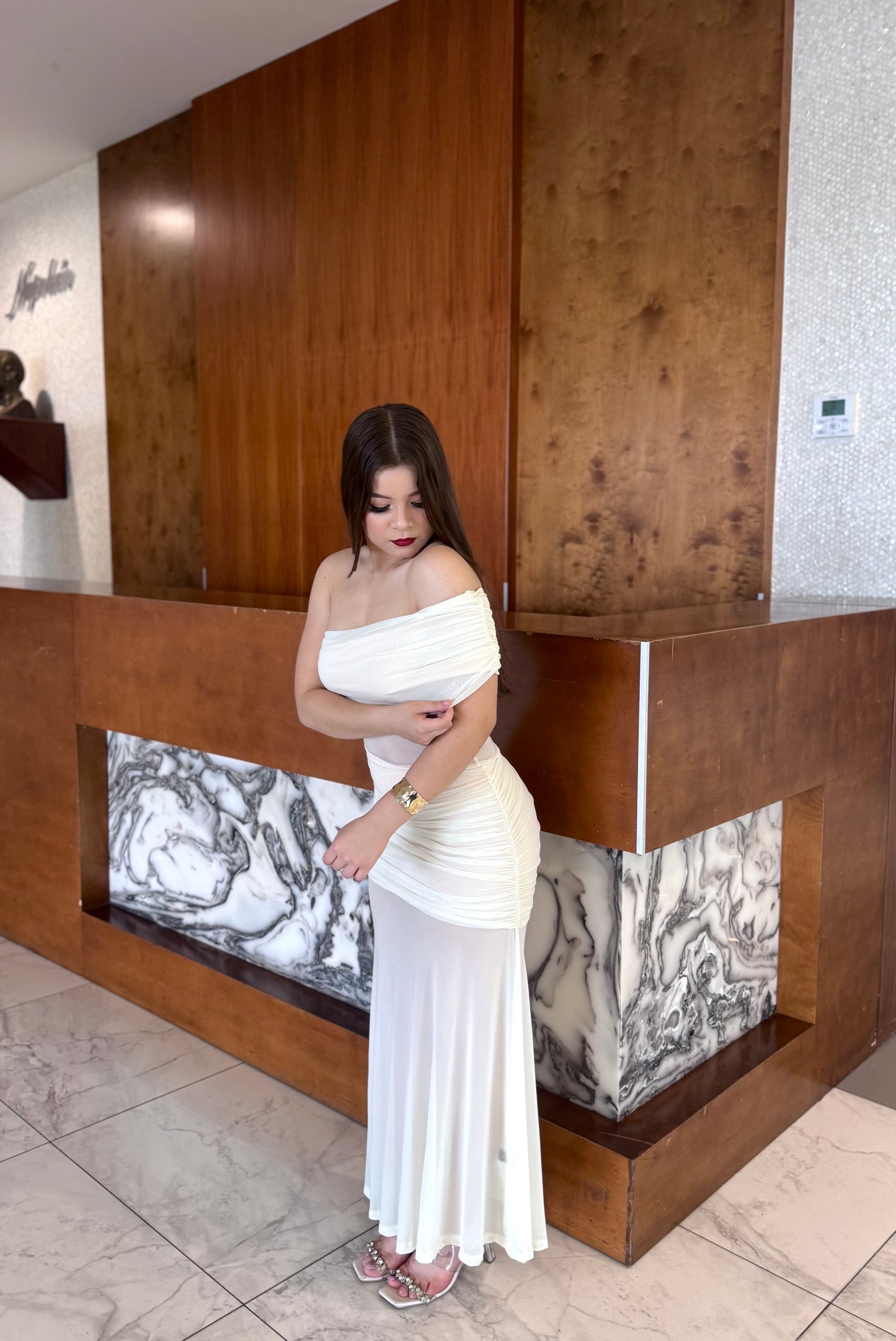 MAXI DRESS AL HOMBRO PLISADO