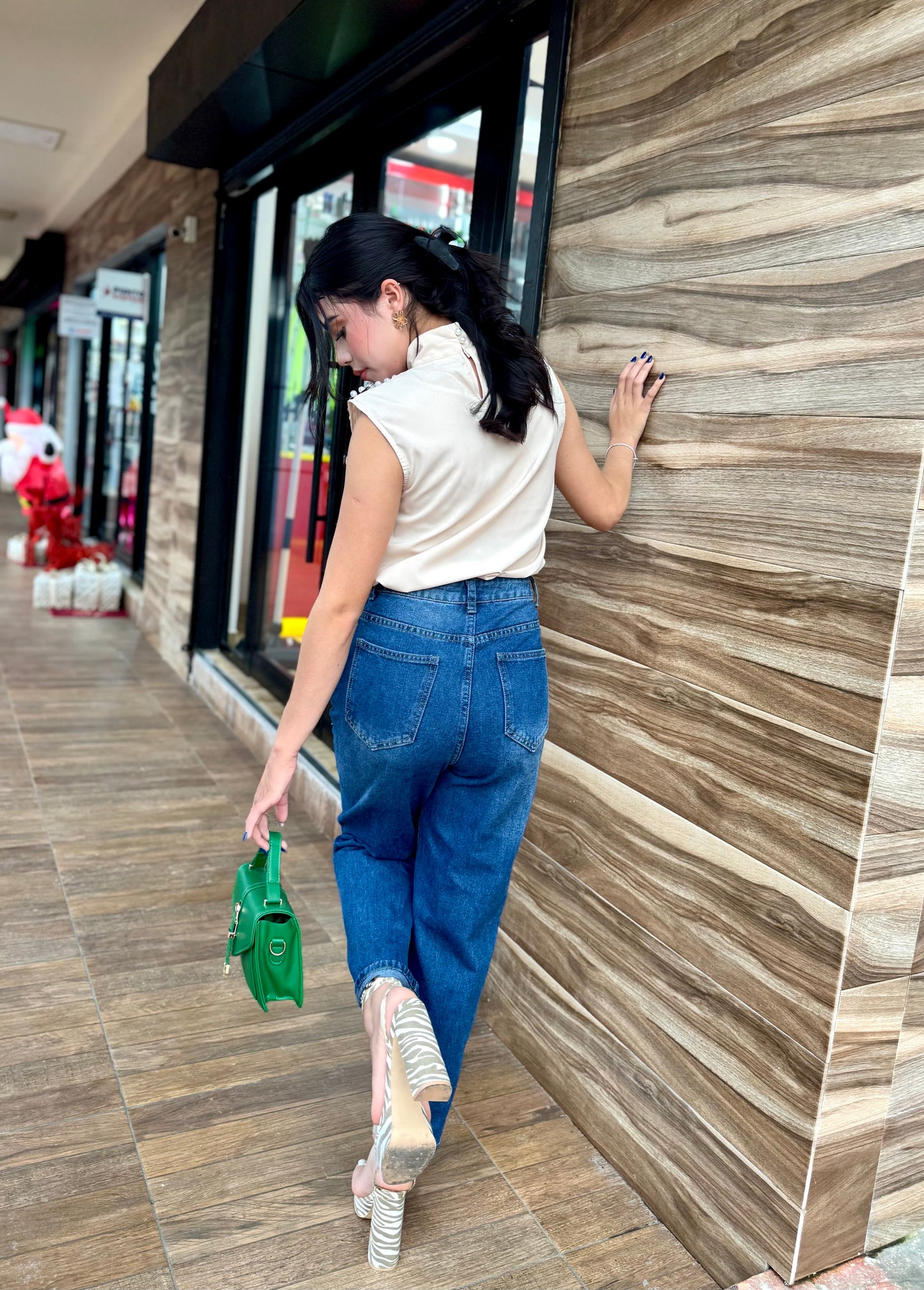MOM JEANS