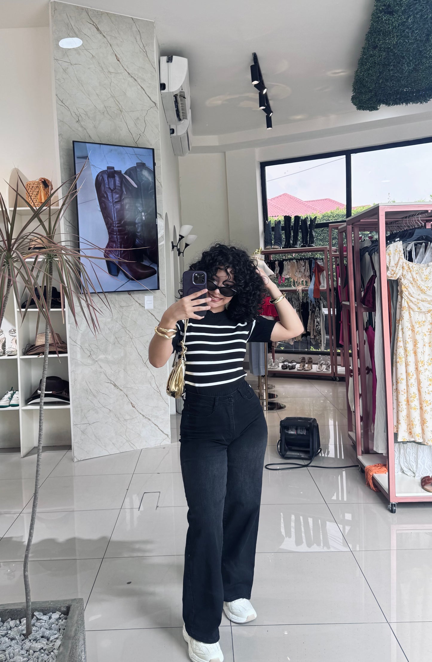 MOM JEANS OSCURO DESLAVADO