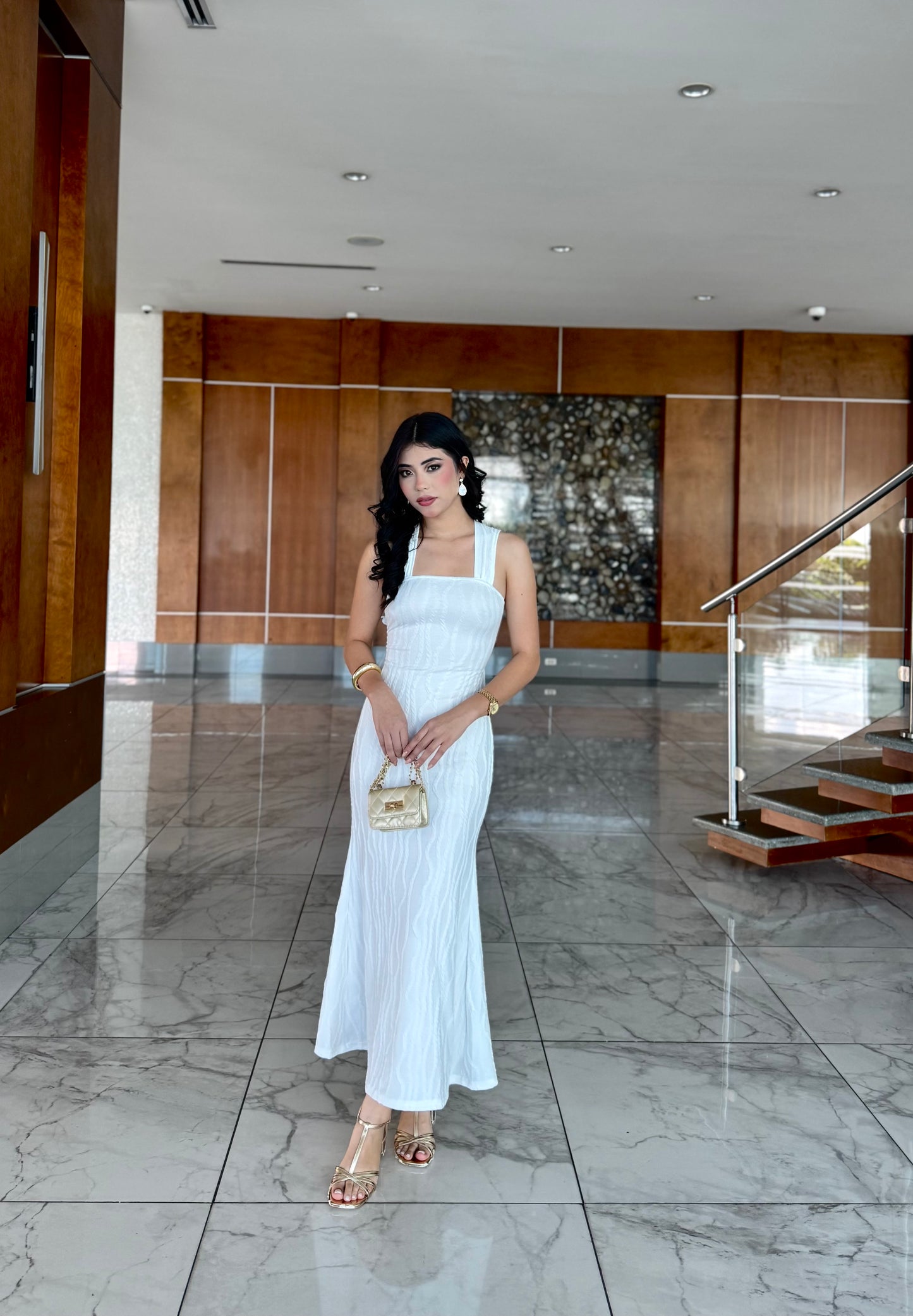 VESTIDO AJUSTADO AMARRE