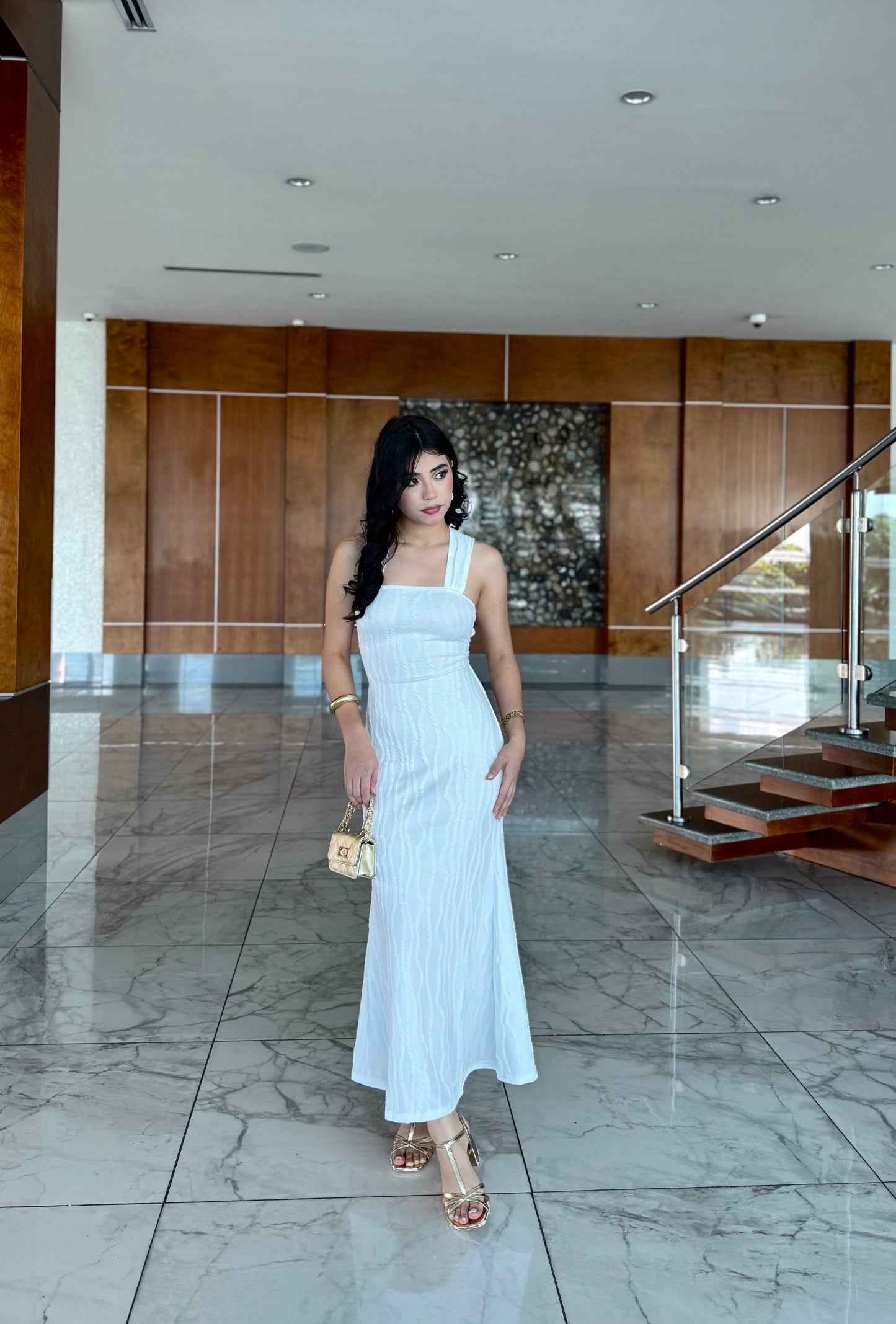 VESTIDO AJUSTADO AMARRE