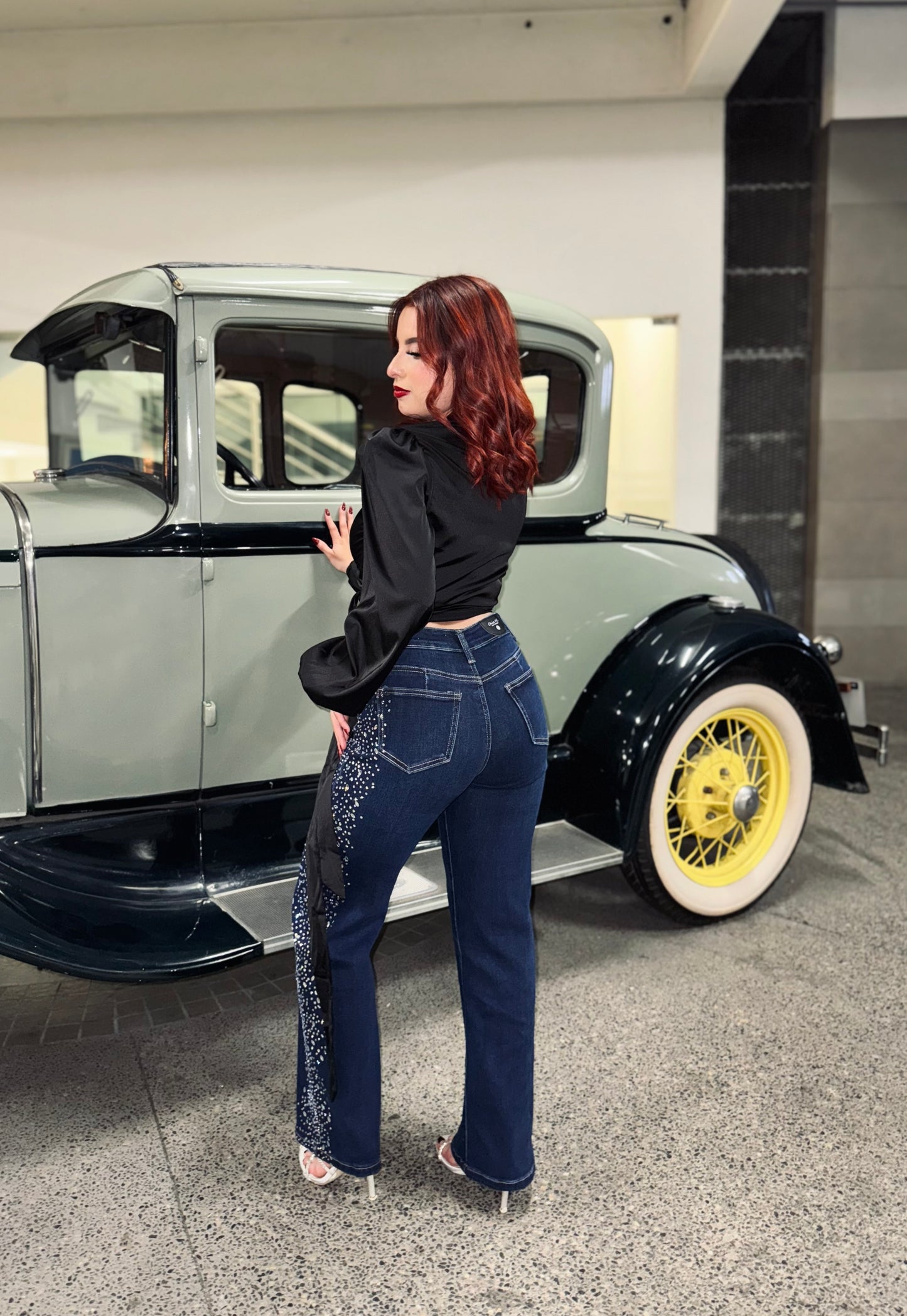 STRAIGHT WIDE JEANS BRILLO COSTADOS